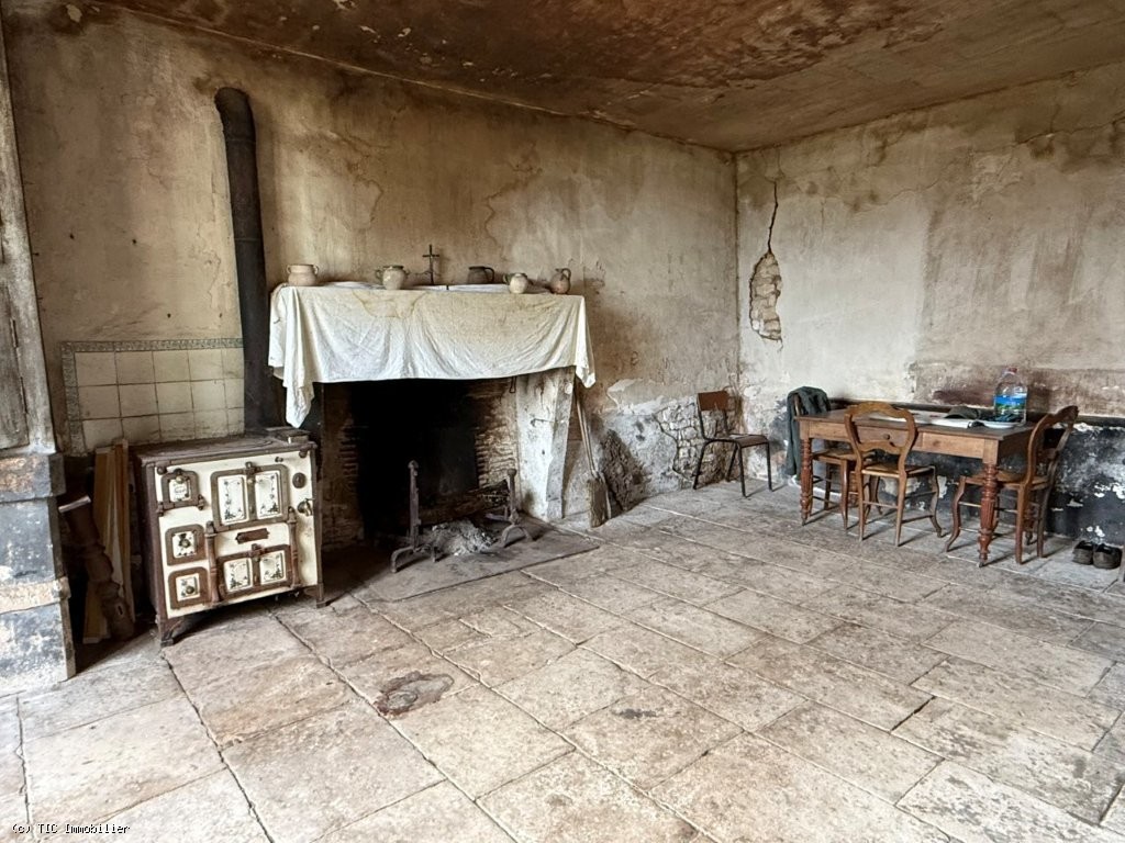 4 bedroom House in Ruffec, France – r7417