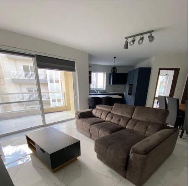 Bright and Well-Presented Designer-Furnished 3-Bedroom Apartment in San Pawl tat-Targa