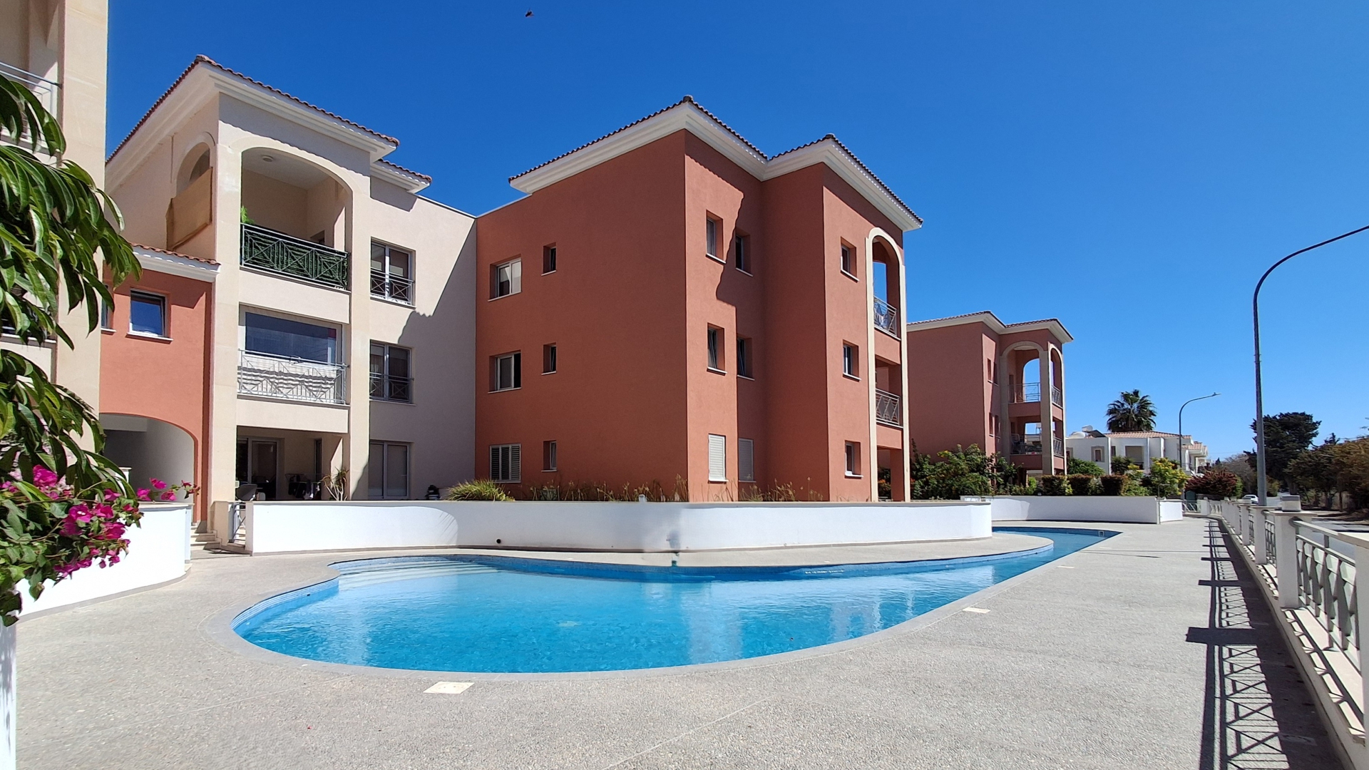 3 bedroom Apartments in Paphos, Cyprus – 18587-ARD00000354