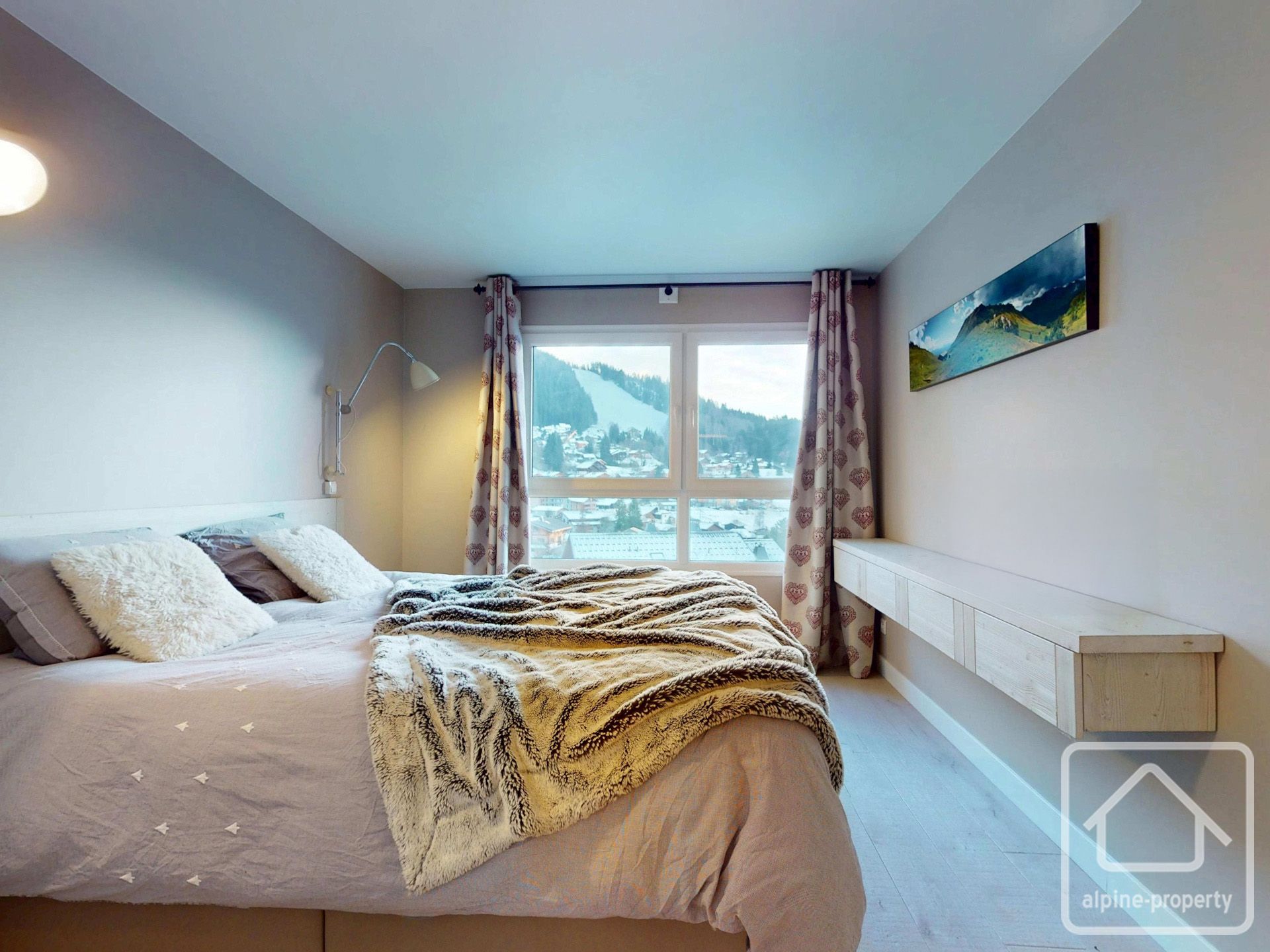 A Splendid Renovated Duplex With 3 Bedrooms And A Mountain Sleeping Area, Offering Breathtaking Views In The Heart Of Les Carroz. – GRANDVANS