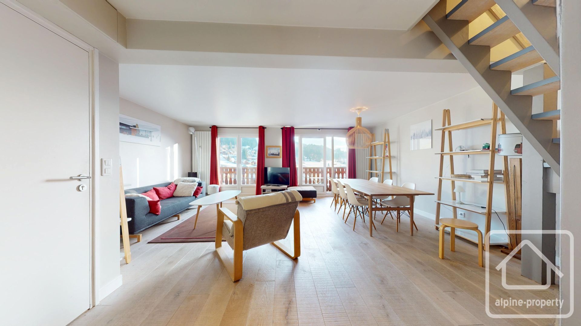 A Splendid Renovated Duplex With 3 Bedrooms And A Mountain Sleeping Area, Offering Breathtaking Views In The Heart Of Les Carroz. – GRANDVANS