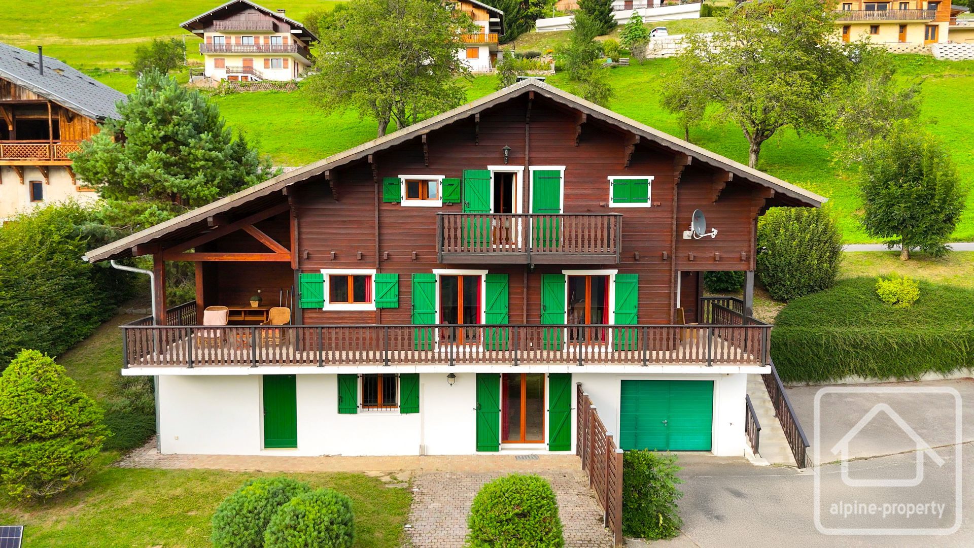 A Large, Modern Chalet With Stunning Views. – MIRADOR