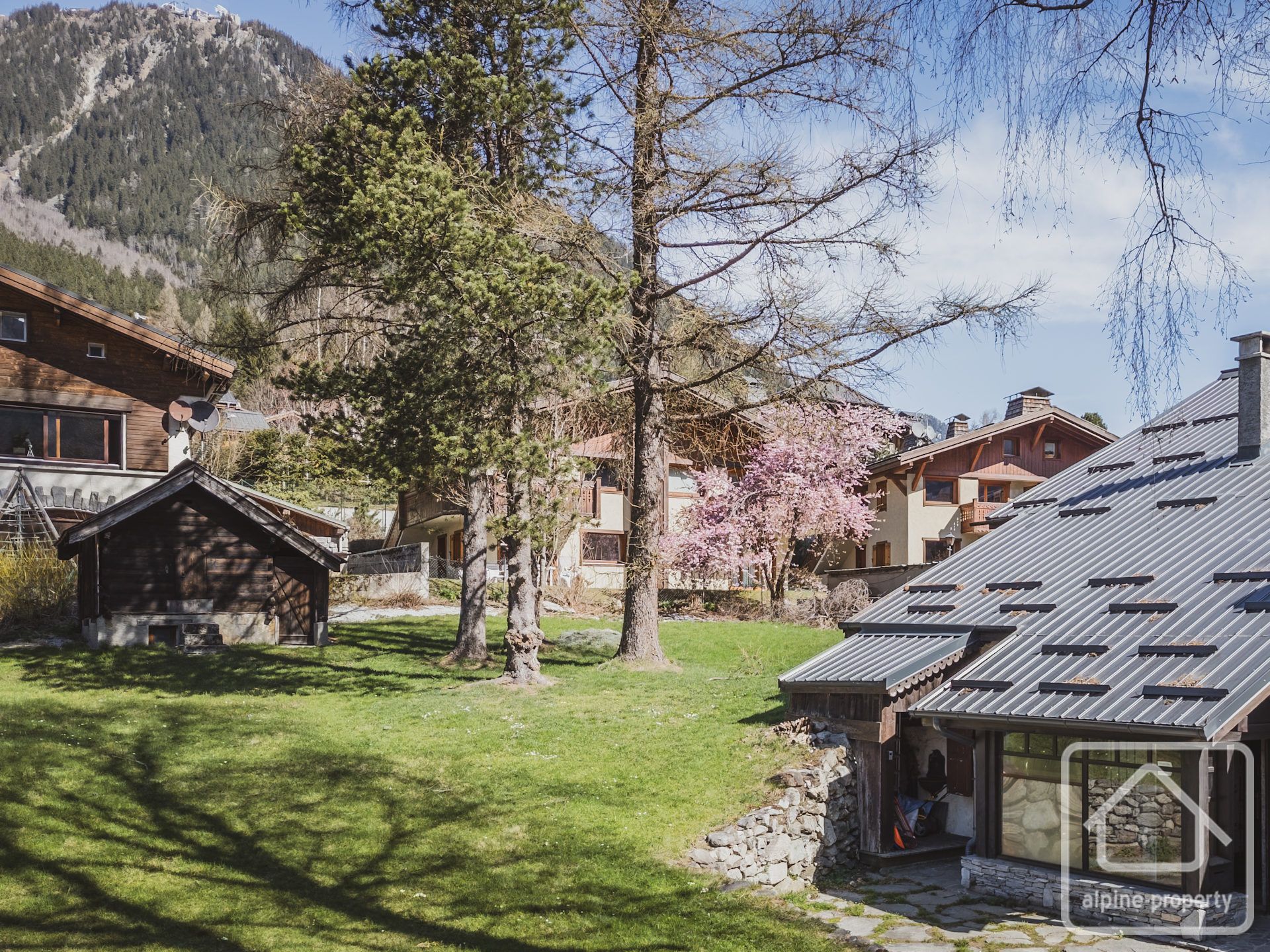 Historic South-facing 5 Bedroom Ferme Du Pays With Mazot And Covered Parking Close To Chamonix Centre, Mont Blanc Views, Large Landscaped Garden And Development Potential. – PECLES