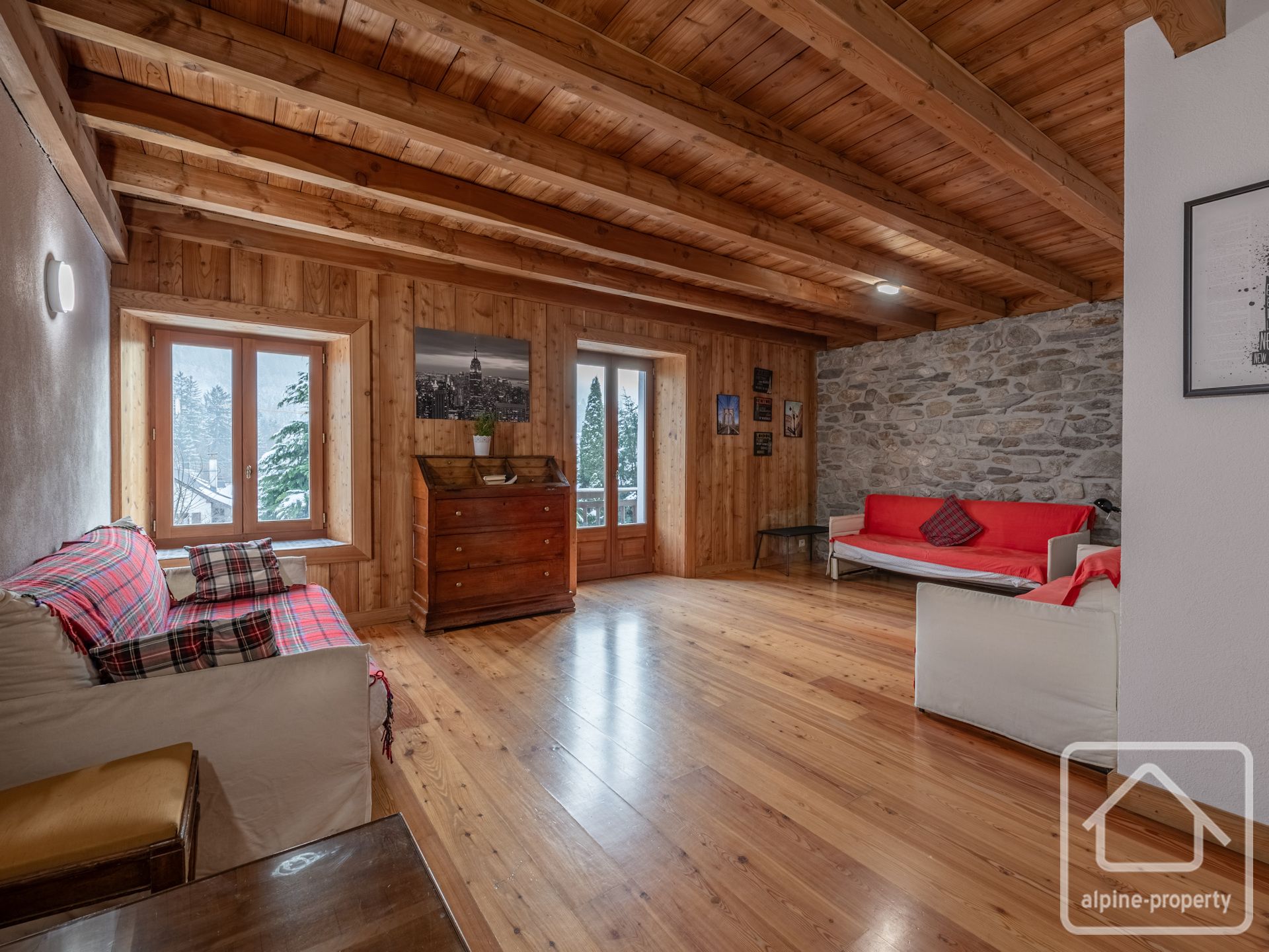 Historic South-facing 5 Bedroom Ferme Du Pays With Mazot And Covered Parking Close To Chamonix Centre, Mont Blanc Views, Large Landscaped Garden And Development Potential. – PECLES