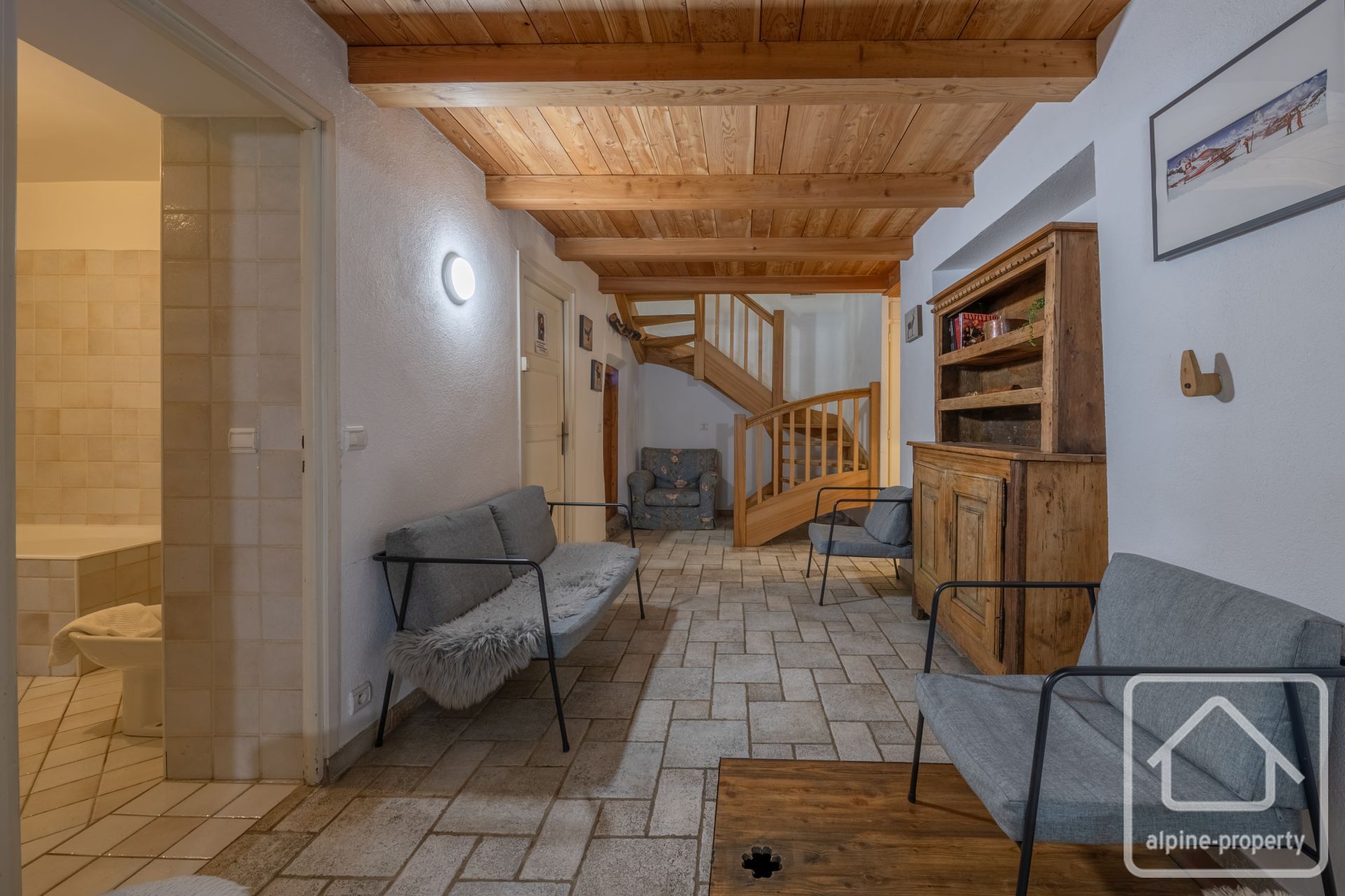 Historic South-facing 5 Bedroom Ferme Du Pays With Mazot And Covered Parking Close To Chamonix Centre, Mont Blanc Views, Large Landscaped Garden And Development Potential. – PECLES