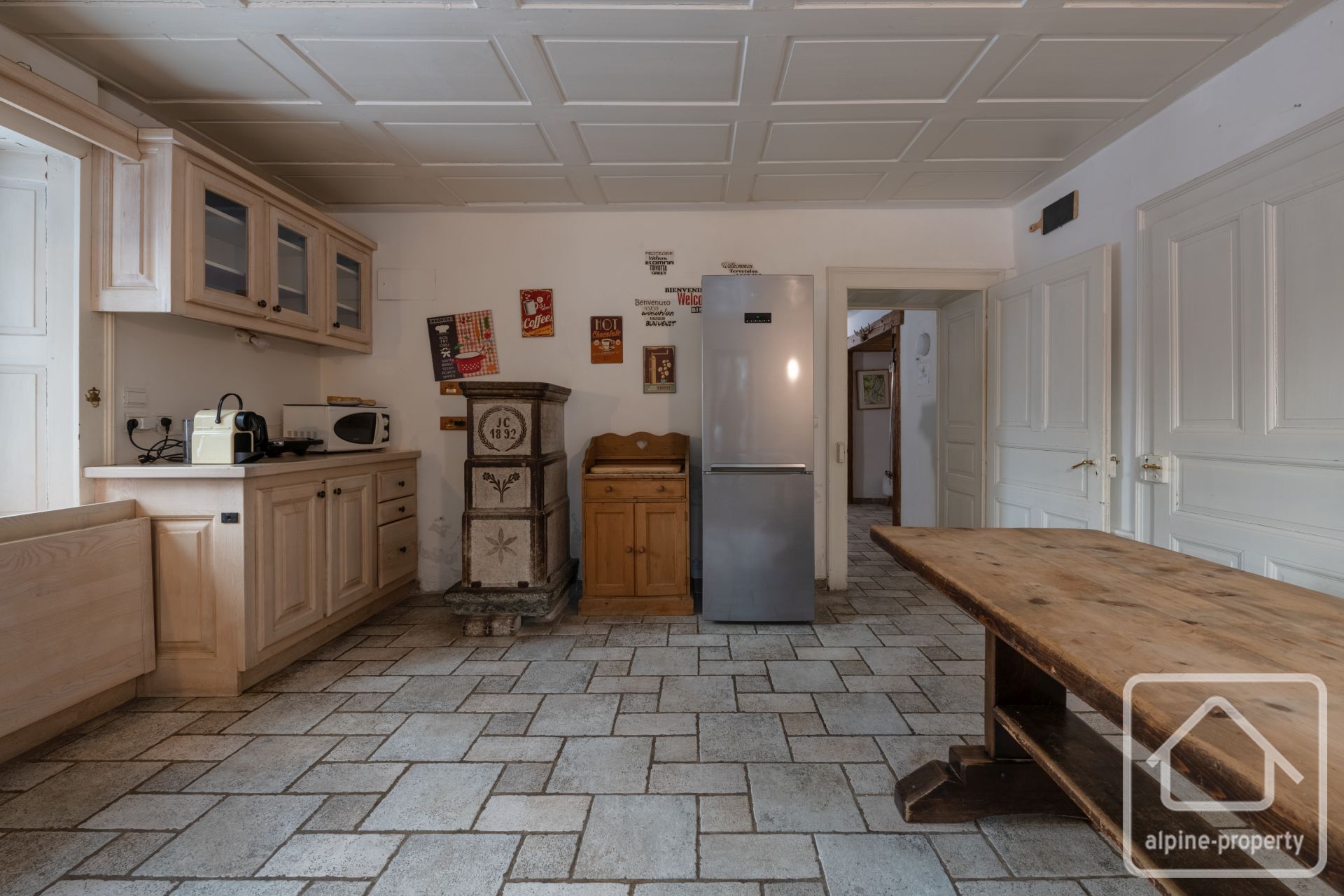 Historic South-facing 5 Bedroom Ferme Du Pays With Mazot And Covered Parking Close To Chamonix Centre, Mont Blanc Views, Large Landscaped Garden And Development Potential. – PECLES