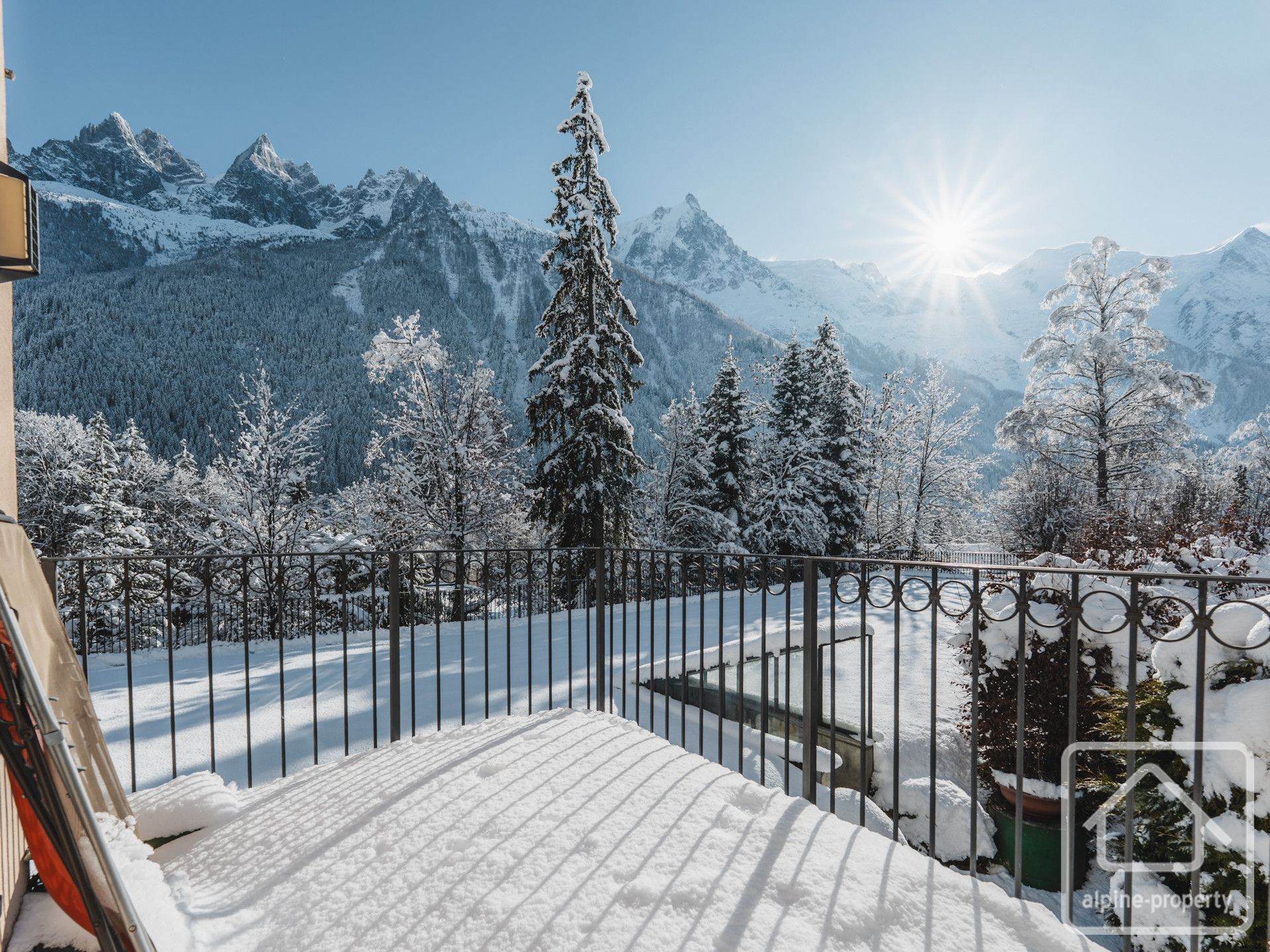 Three Bedroom South-east Apartment With Terrace In A Historic Art Nouveau Villa With Stunning Mont Blanc Views, With Private Parking Space. – FLEURY4