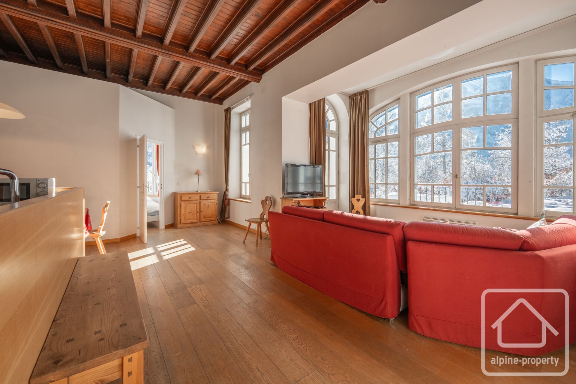Three Bedroom South-east Apartment With Terrace In A Historic Art Nouveau Villa With Stunning Mont Blanc Views, With Private Parking Space. – FLEURY4