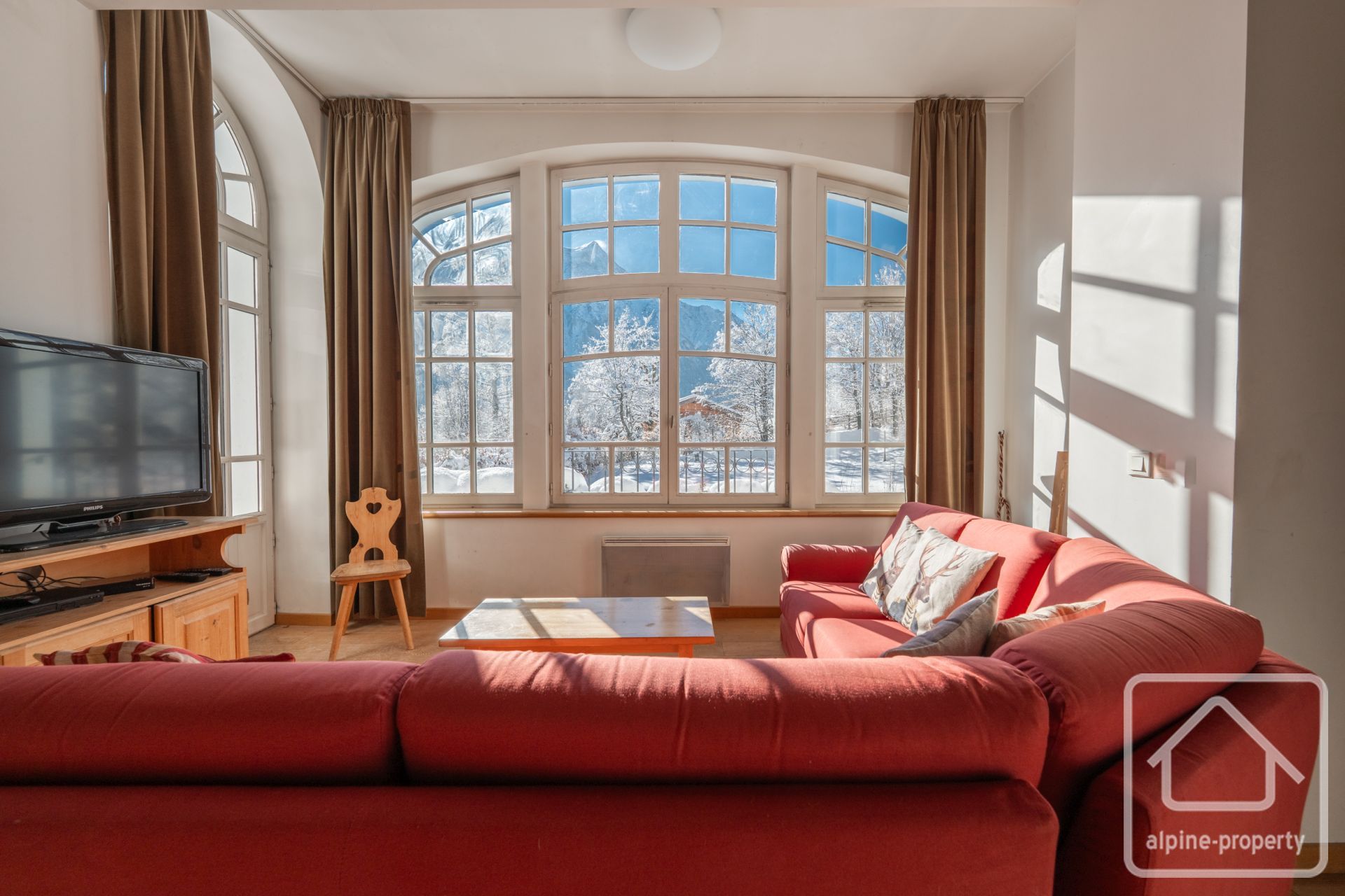 Three Bedroom South-east Apartment With Terrace In A Historic Art Nouveau Villa With Stunning Mont Blanc Views, With Private Parking Space. – FLEURY4