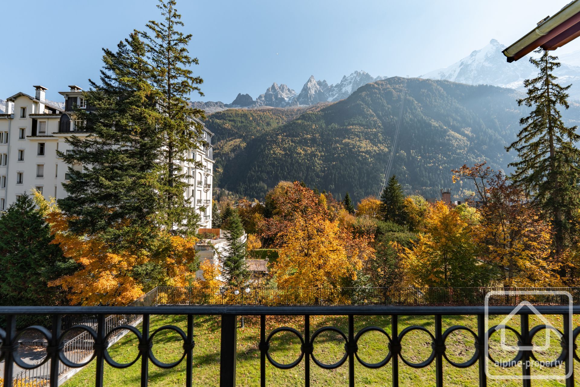 2 Bedroom Apartment With 3 Balconies And Stunning Mont Blanc Views In A Historic Art Nouveau Villa With Parking Included And Option To Purchase Garages. – FLEURY6