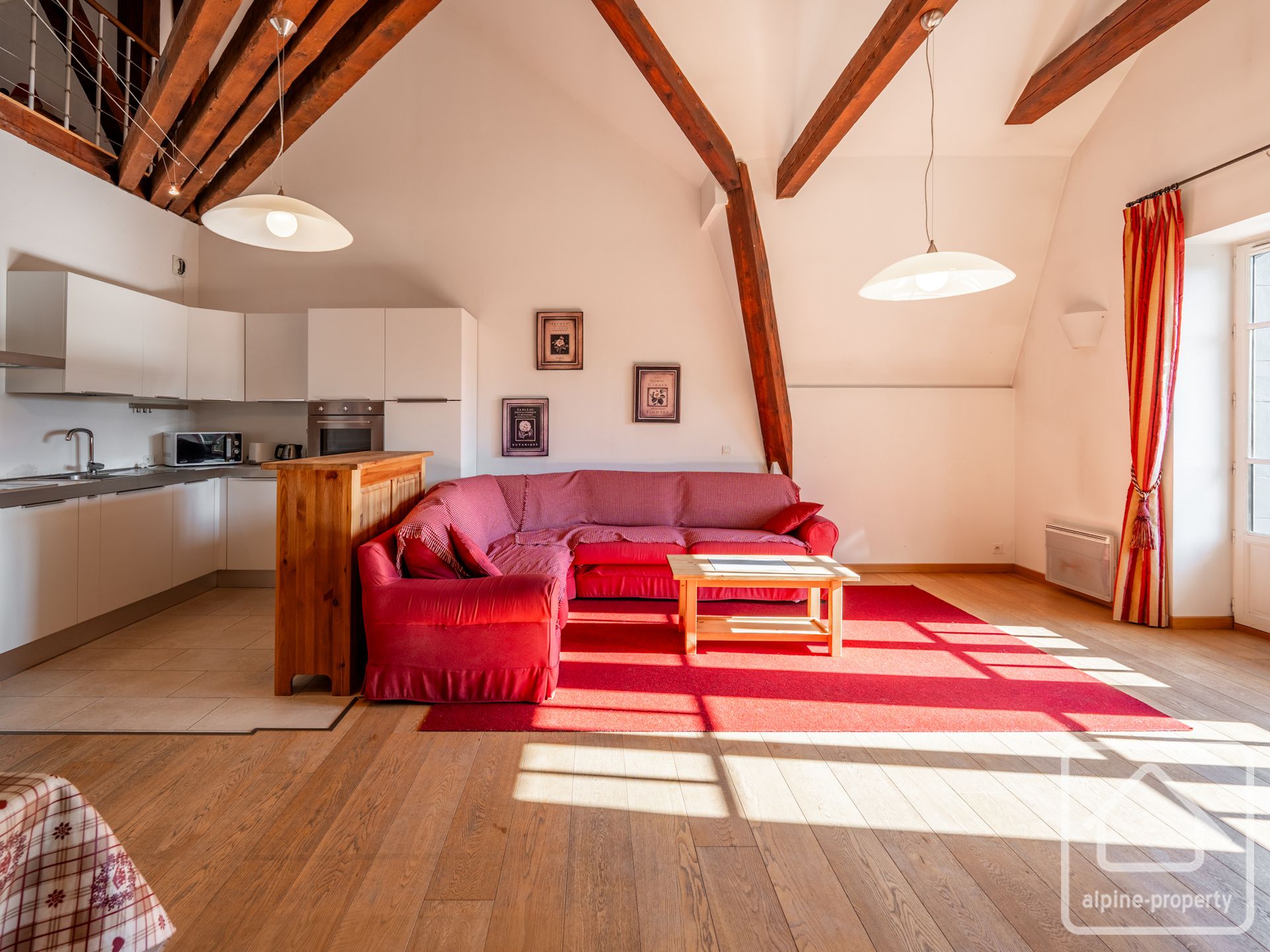 Three Bedroom Apartment With Terrace And Garden In A Historic Art Nouveau Villa With Mont Blanc Views And Parking. – FLEURY7