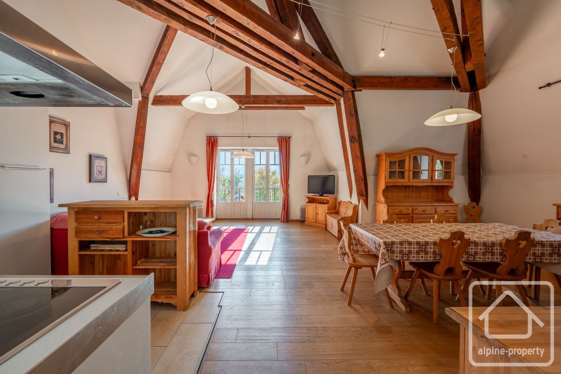 Three Bedroom Apartment With Terrace And Garden In A Historic Art Nouveau Villa With Mont Blanc Views And Parking. – FLEURY7