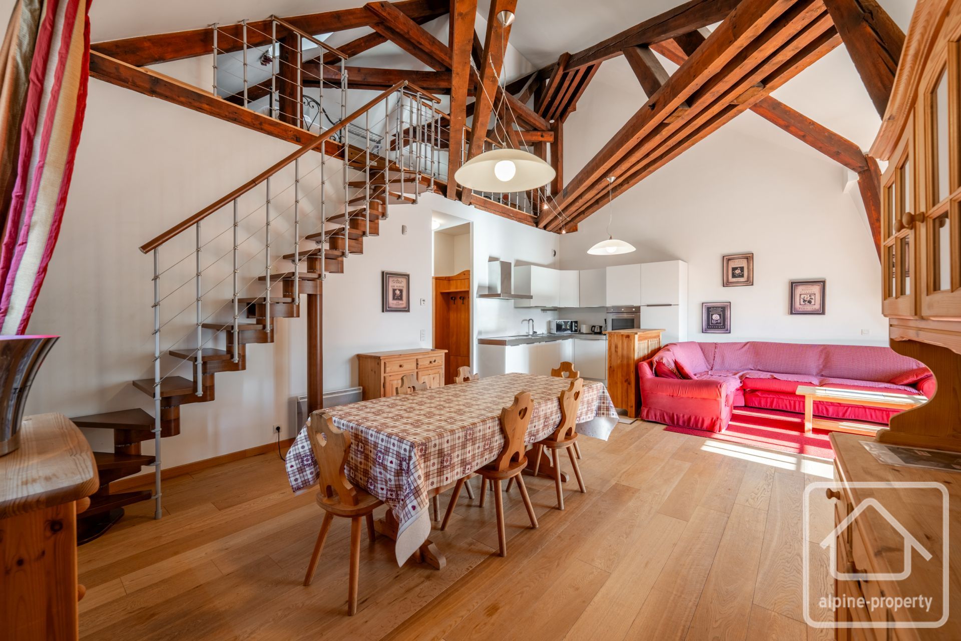 Three Bedroom Apartment With Terrace And Garden In A Historic Art Nouveau Villa With Mont Blanc Views And Parking. – FLEURY7