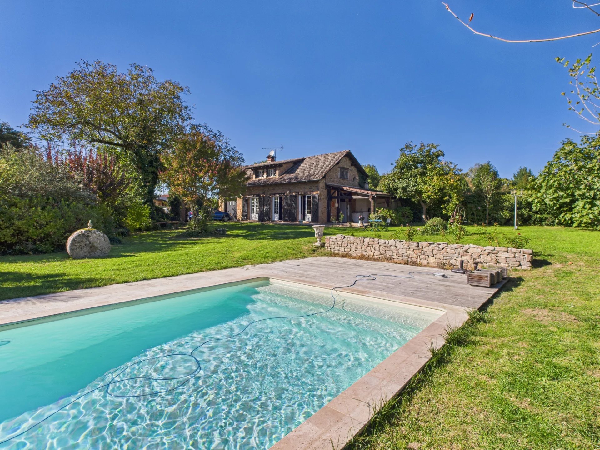 Charming house with heated, salt pool, walking distance to village, Midi-Pyrénées – France – BVI82591