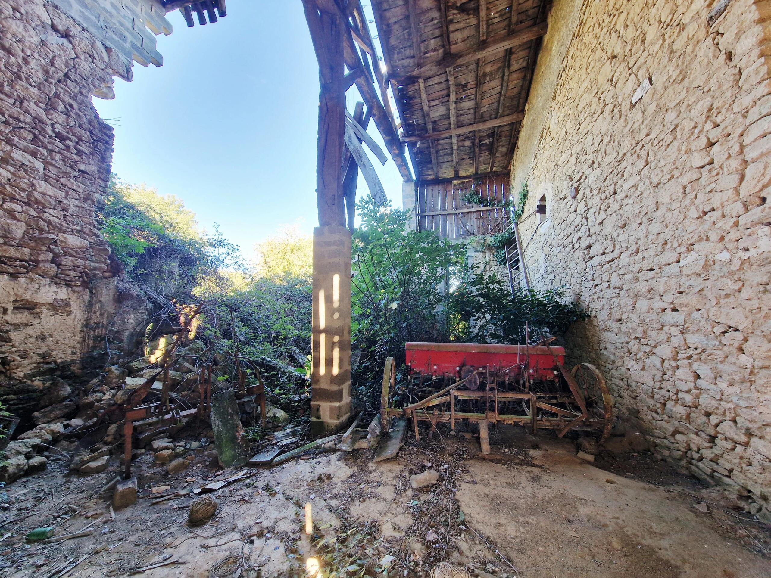 Charming French Country Farmhouse to Renovate, Aquitaine – France – BVI83249