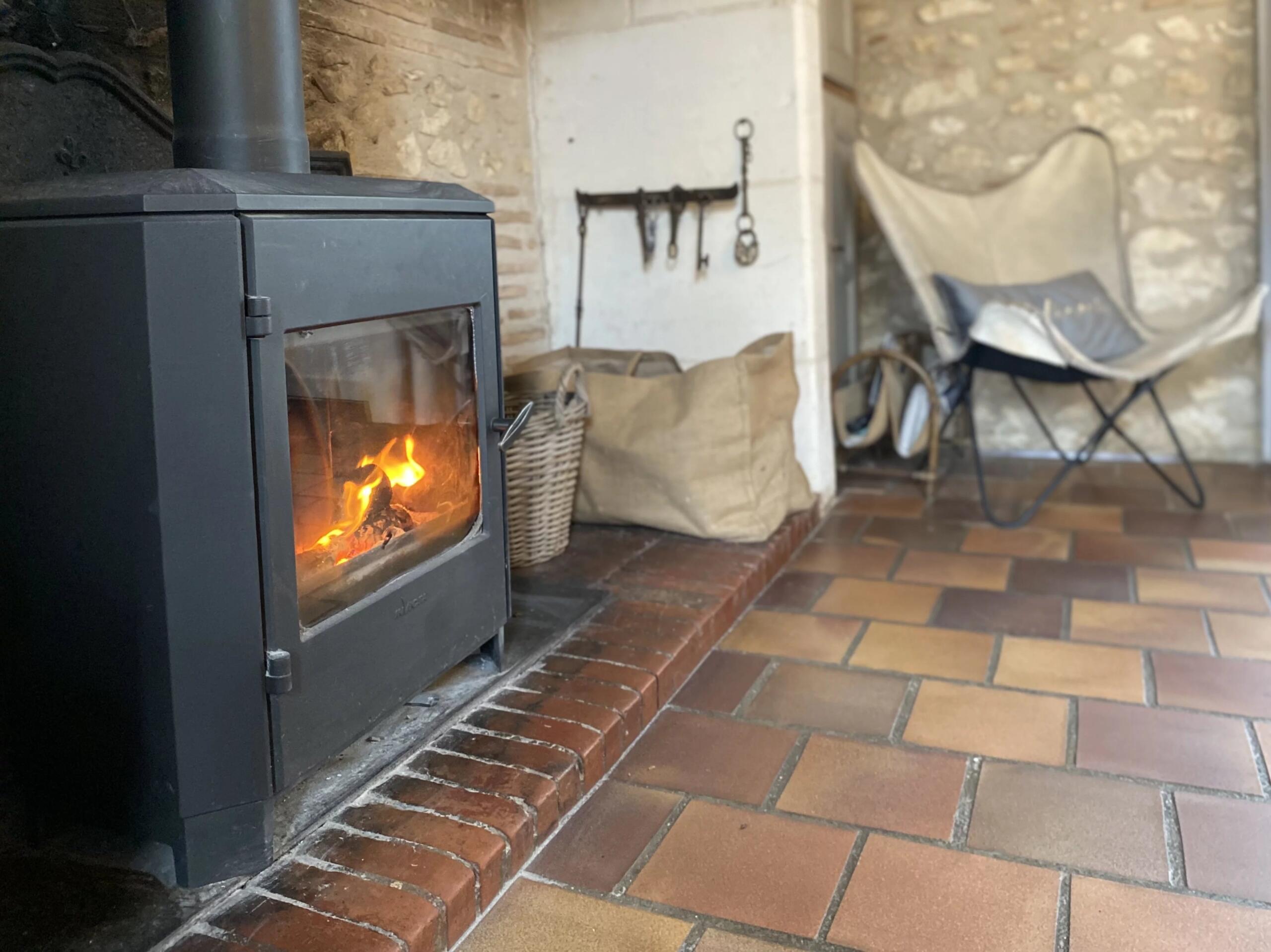 Beautifully-renovated stone home with guest house, heated pool and countryside views, Aquitaine – France – BVI83425