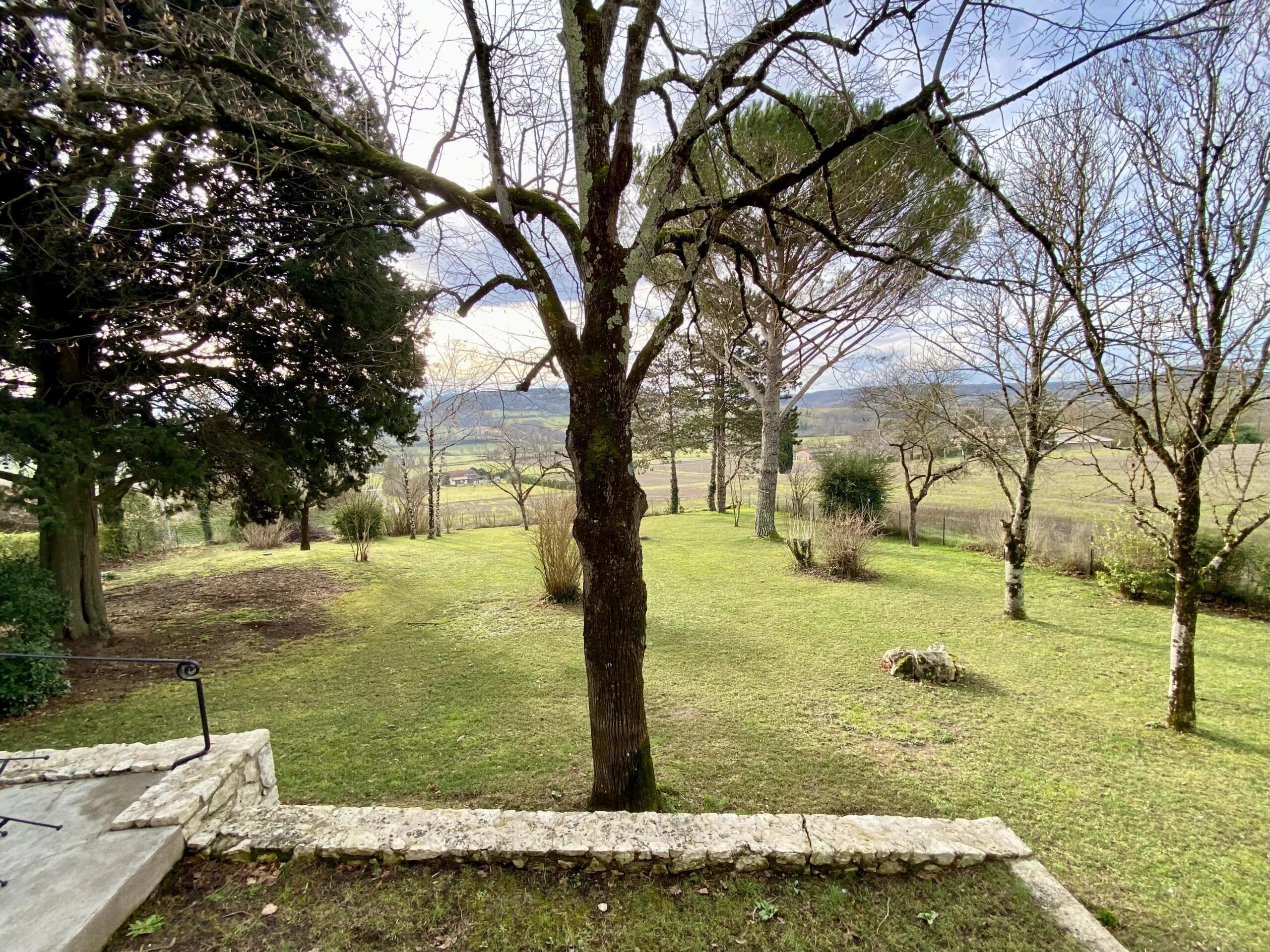 Beautifully-renovated stone home with guest house, heated pool and countryside views, Aquitaine – France – BVI83425