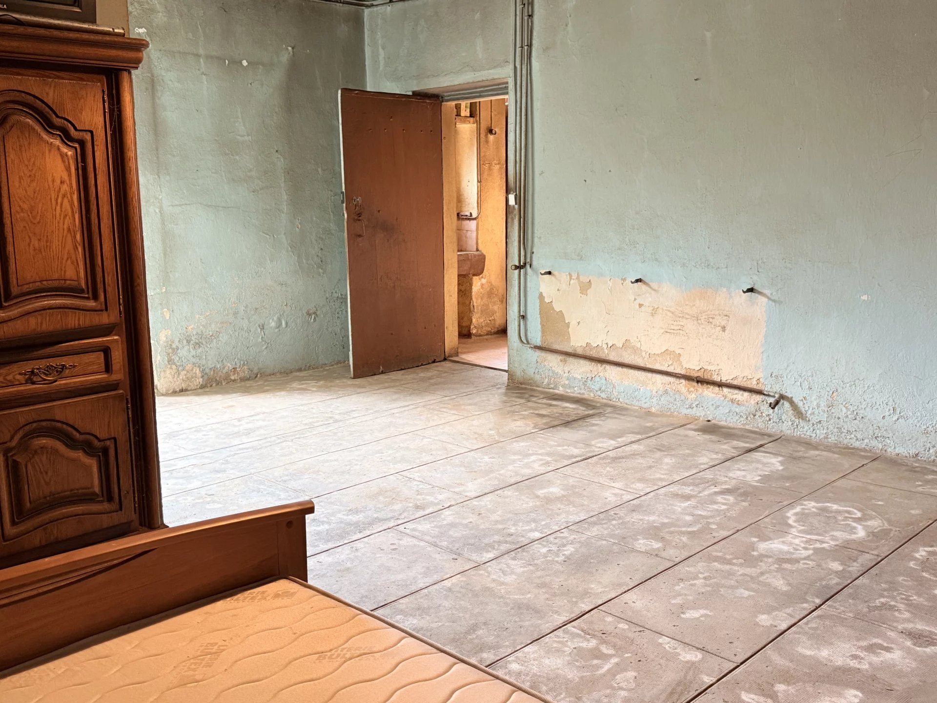 Charming property with barn and potential near Brigueuil, Poitou-Charentes – France – BVI81664