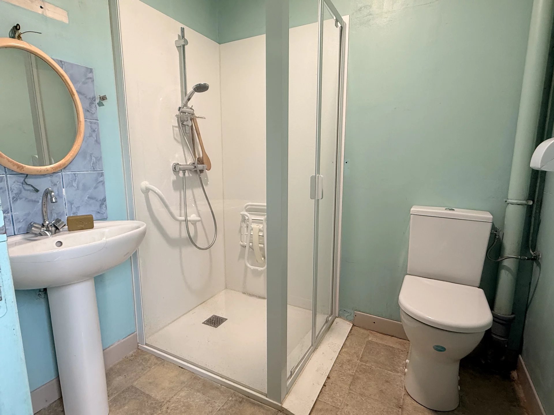 Charming property with barn and potential near Brigueuil, Poitou-Charentes – France – BVI81664