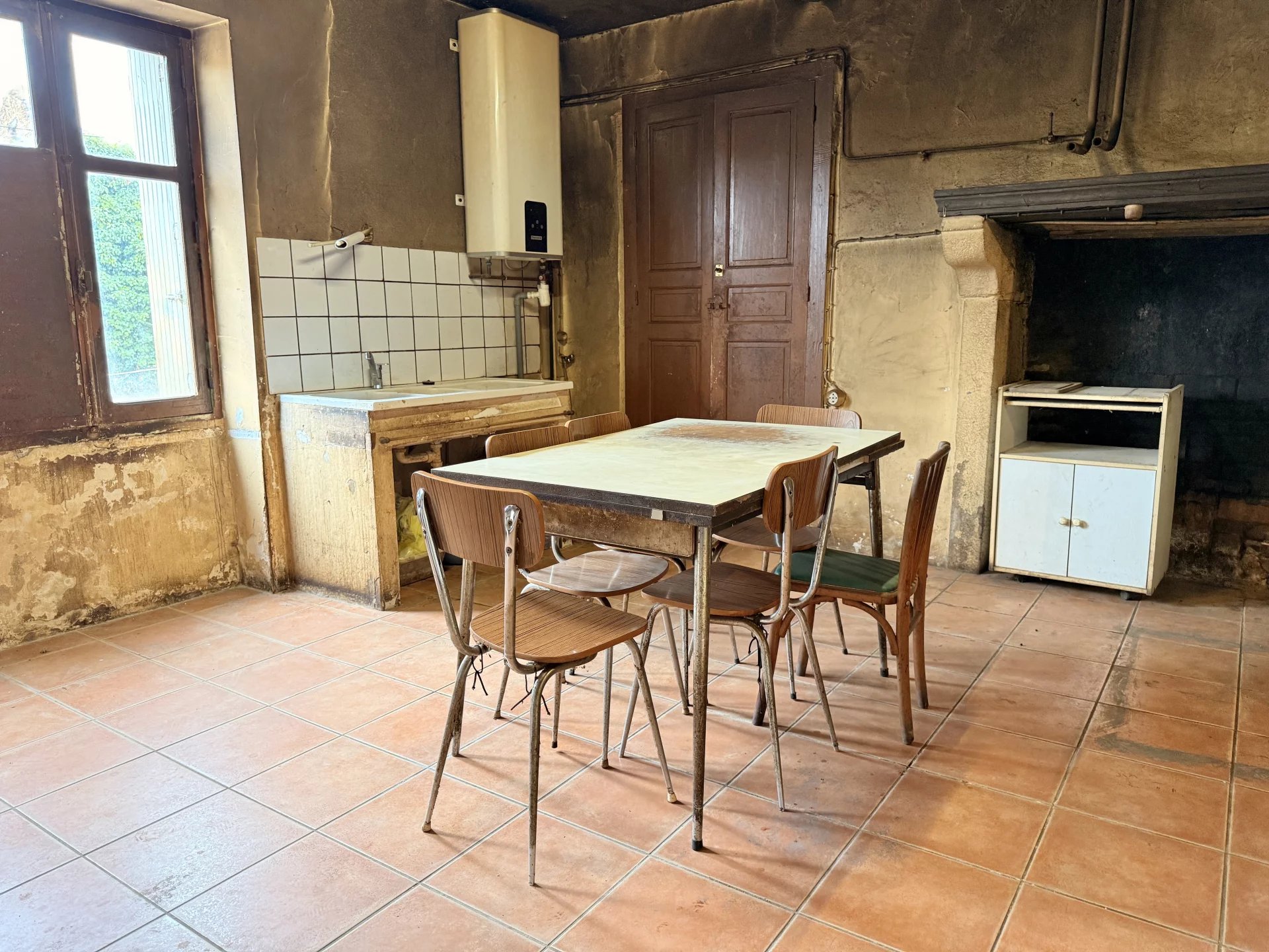 Charming property with barn and potential near Brigueuil, Poitou-Charentes – France – BVI81664