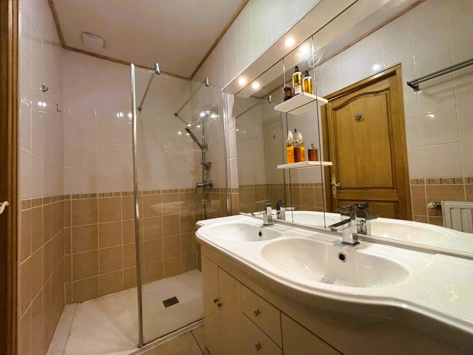 Light-filled, 4/5 bedroom house with pool, secure garden in quiet location, Aquitaine – France – BVI84019