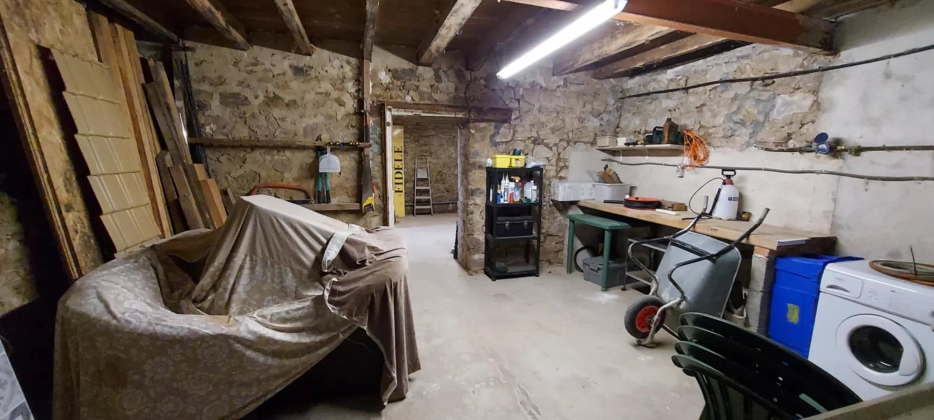 Detached hamlet house close to town, Limousin – France – BVI80014