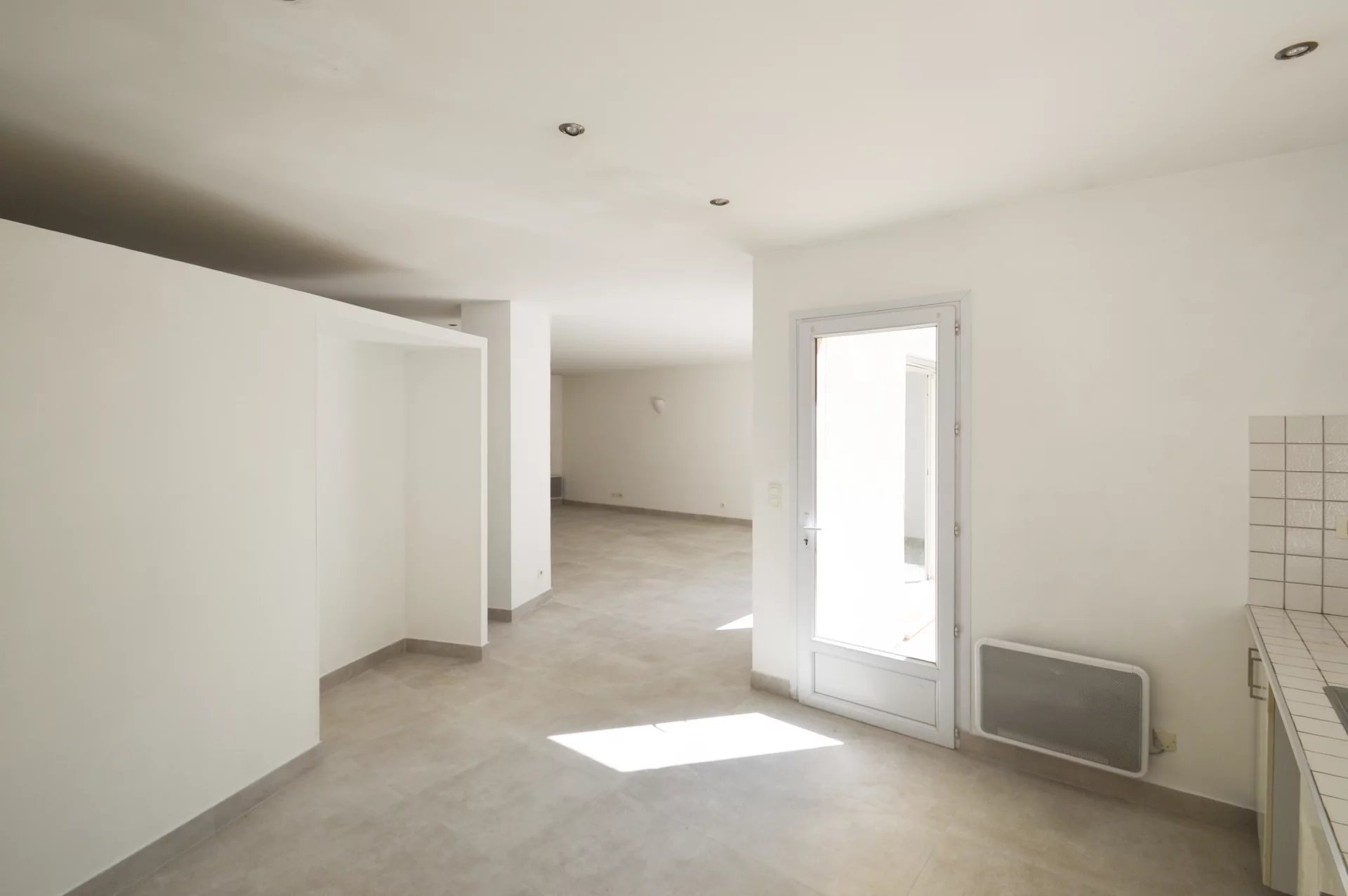 Bright and Peaceful Home Just moments away from the Center of Aix-en-Provence, Provence-Alpes-Côte d’Azur – France – BVI80761