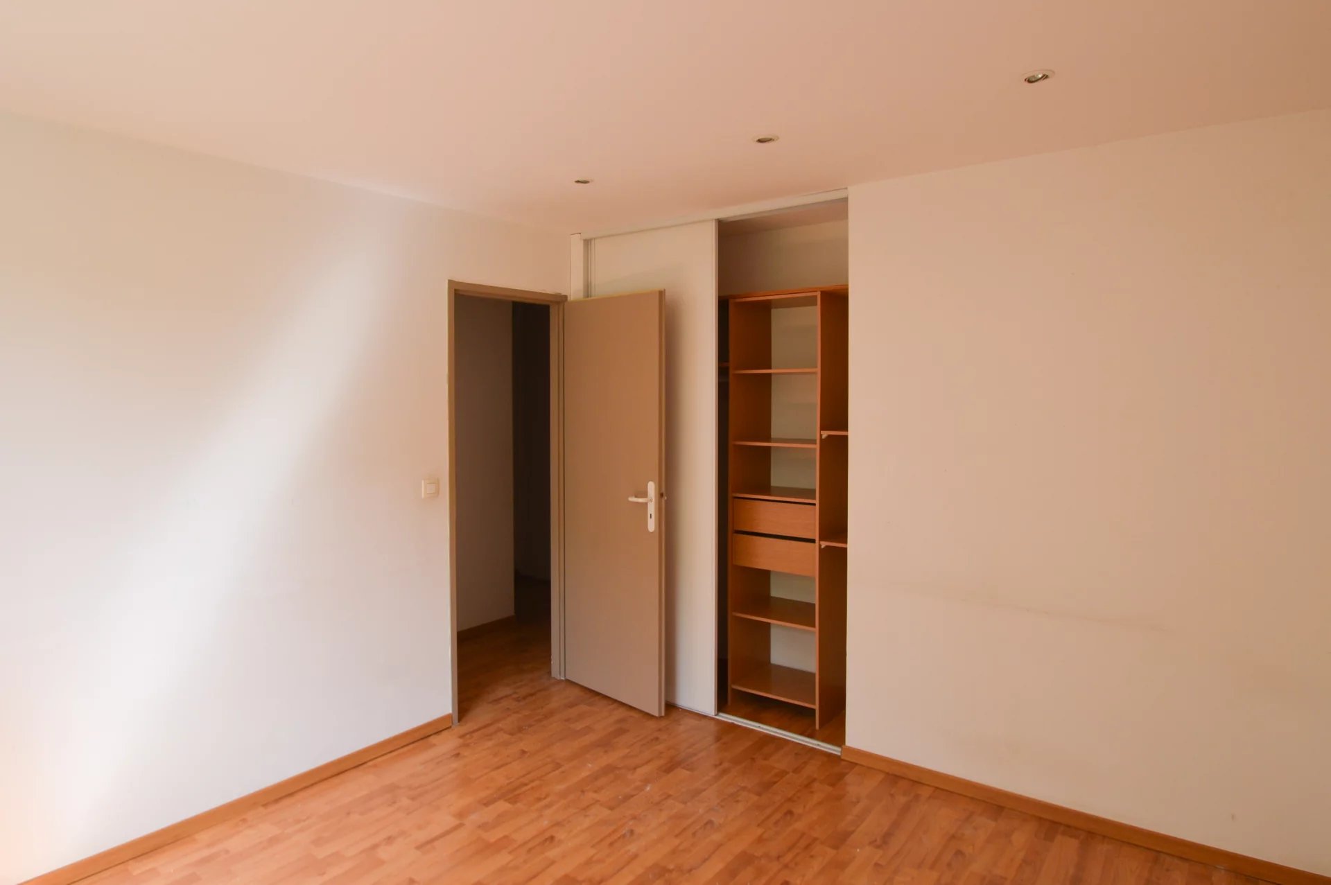 Bright and Peaceful Home Just moments away from the Center of Aix-en-Provence, Provence-Alpes-Côte d’Azur – France – BVI80761