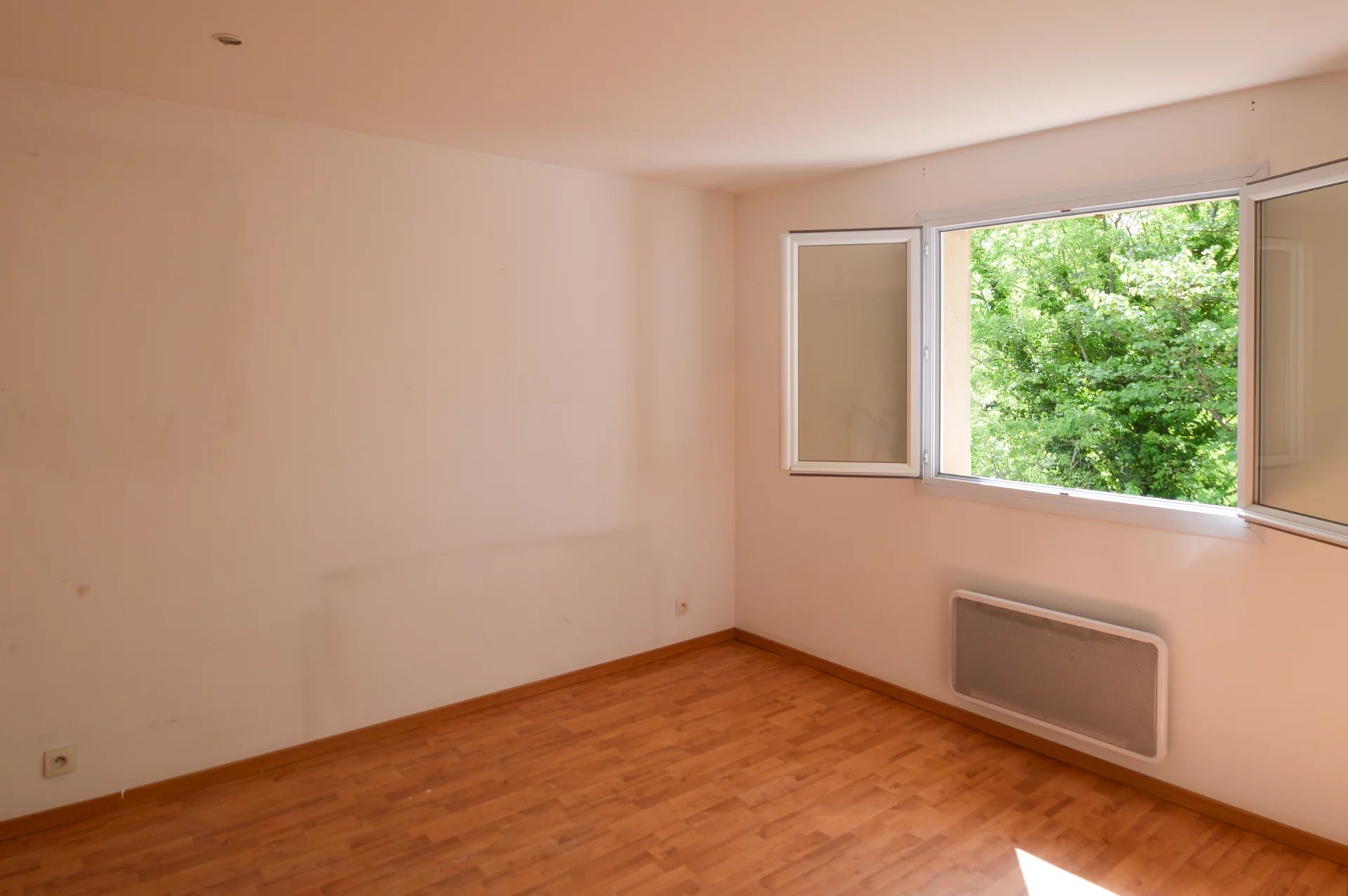 Bright and Peaceful Home Just moments away from the Center of Aix-en-Provence, Provence-Alpes-Côte d’Azur – France – BVI80761