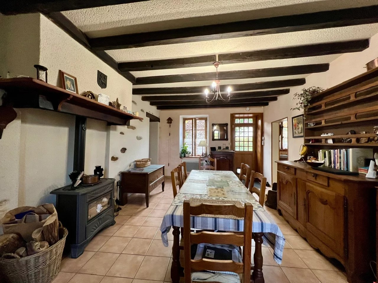 Beautifully-presented 3-bed hamlet property with views, Centre – France – BVI84024