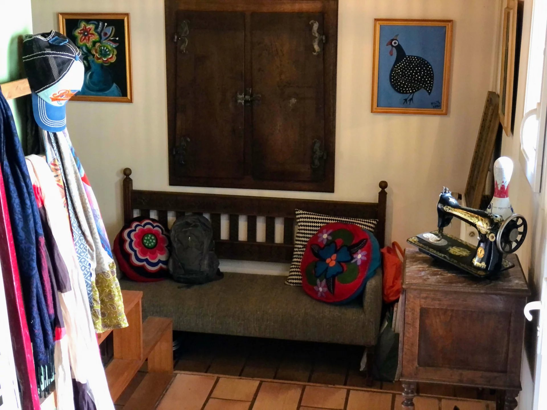 Beautiful character cottage with panoramic country views, Poitou-Charentes – France – BVI80412