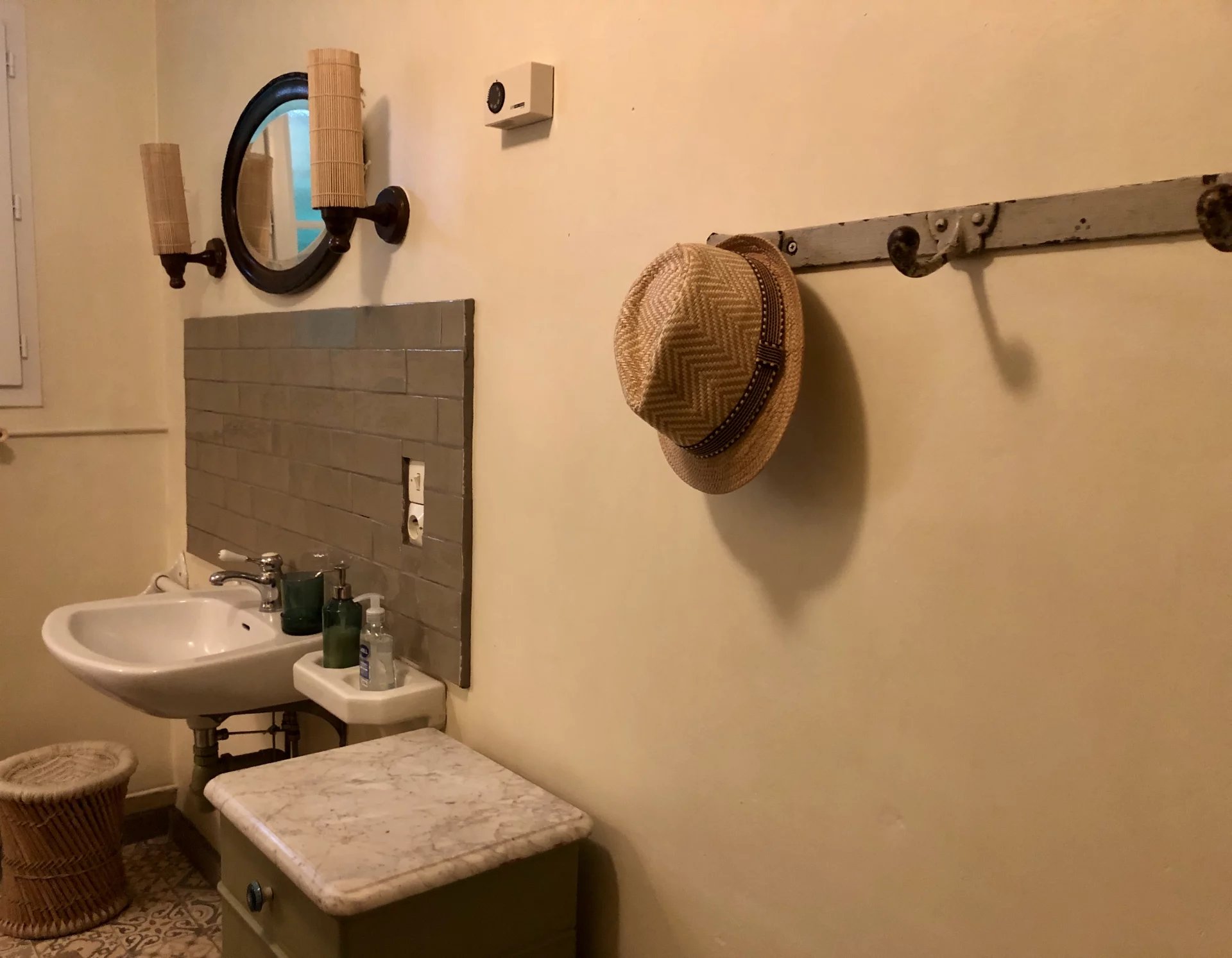 Beautiful character cottage with panoramic country views, Poitou-Charentes – France – BVI80412