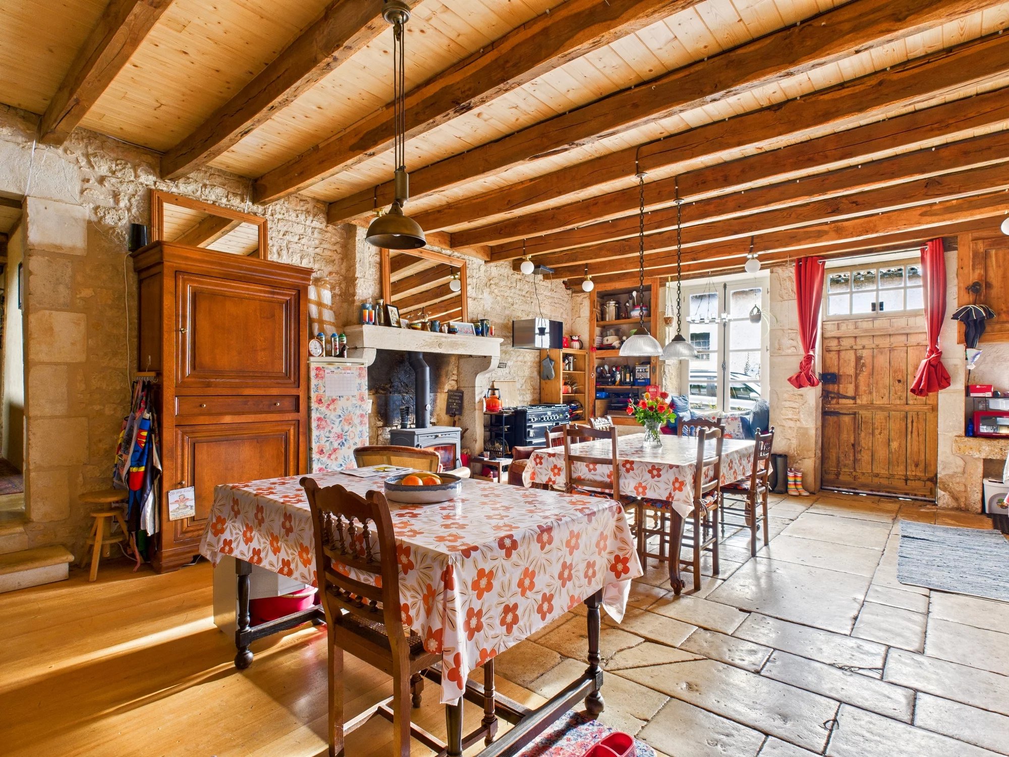 Extremely spacious character property with private garden, Poitou-Charentes – France – BVI83779