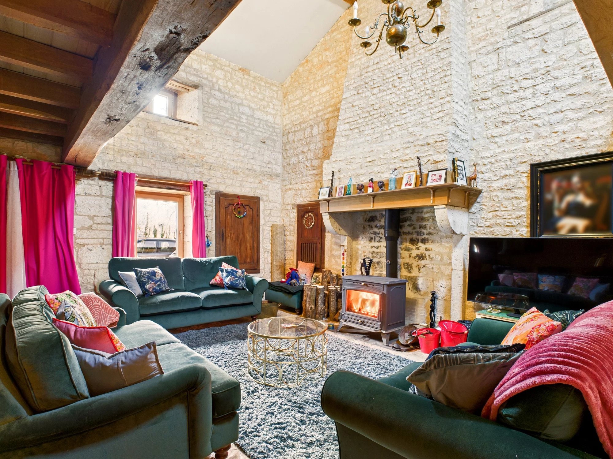 Extremely spacious character property with private garden, Poitou-Charentes – France – BVI83779