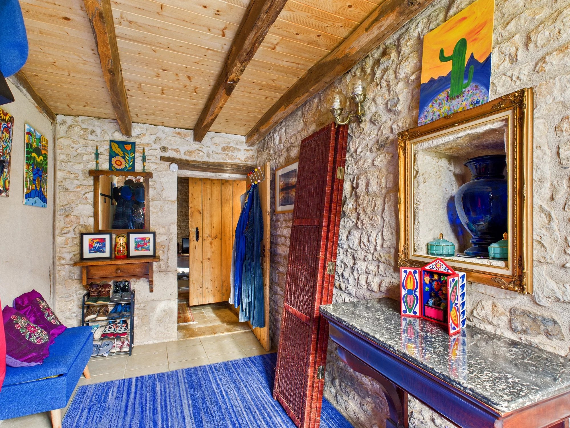 Extremely spacious character property with private garden, Poitou-Charentes – France – BVI83779