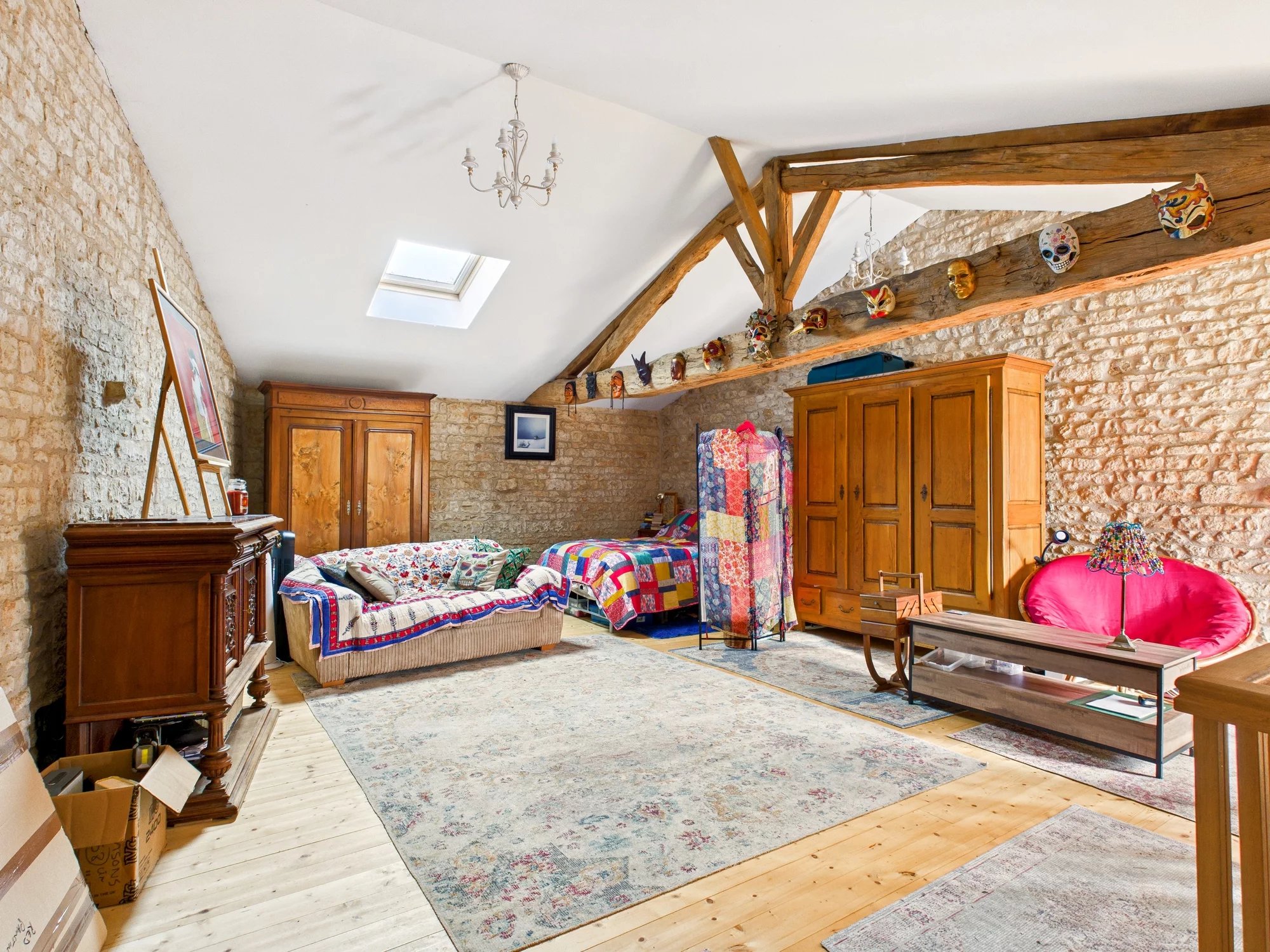 Extremely spacious character property with private garden, Poitou-Charentes – France – BVI83779