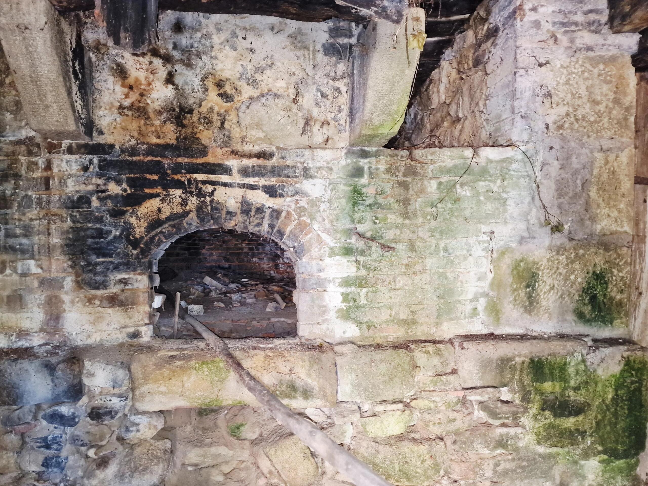 Characterful French Farmhouse with Barns – Major Renovation Opportunity, Aquitaine – France – BVI83272