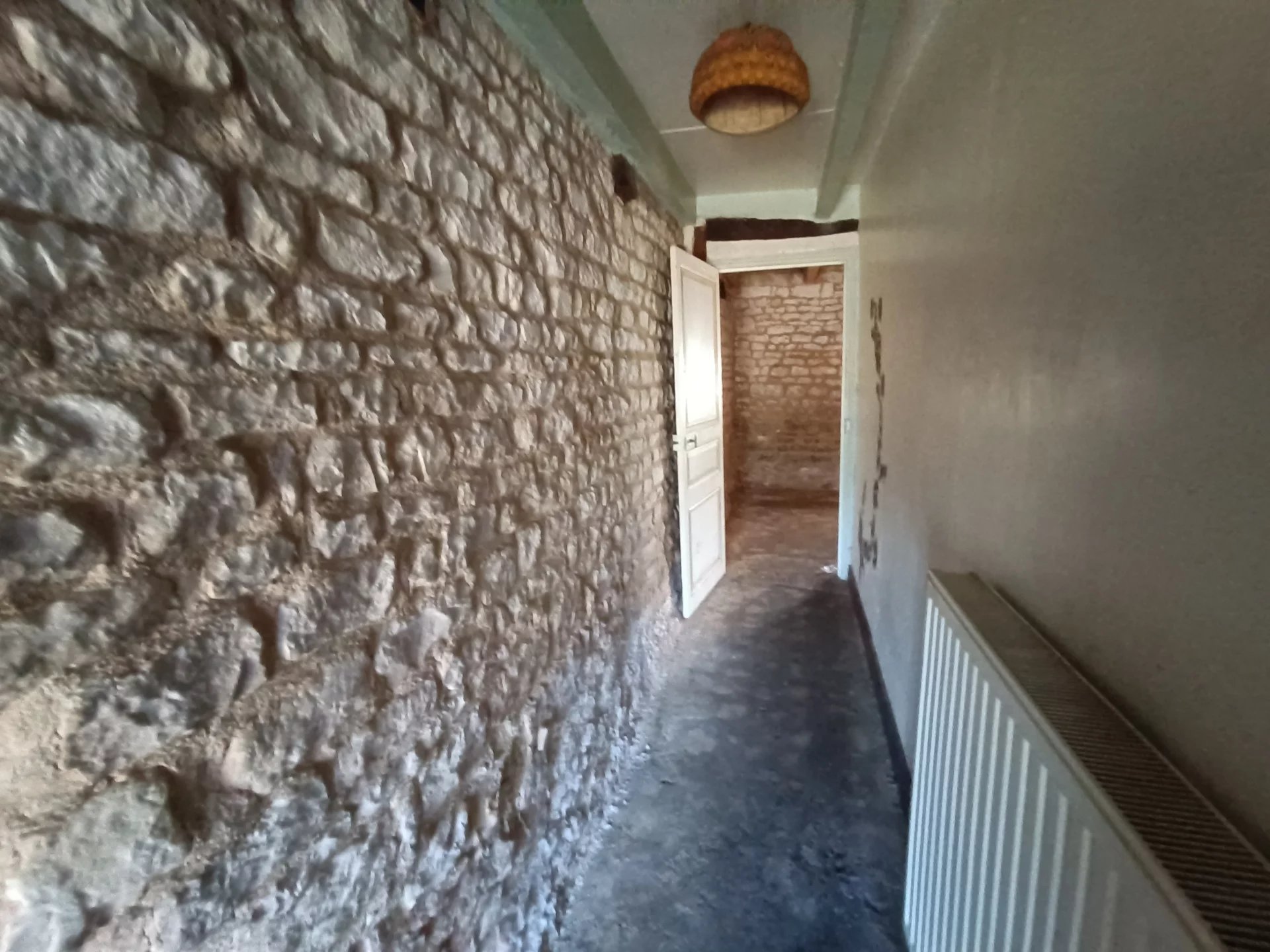 Country house in need of complete renovation, Poitou-Charentes – France – BVI82310