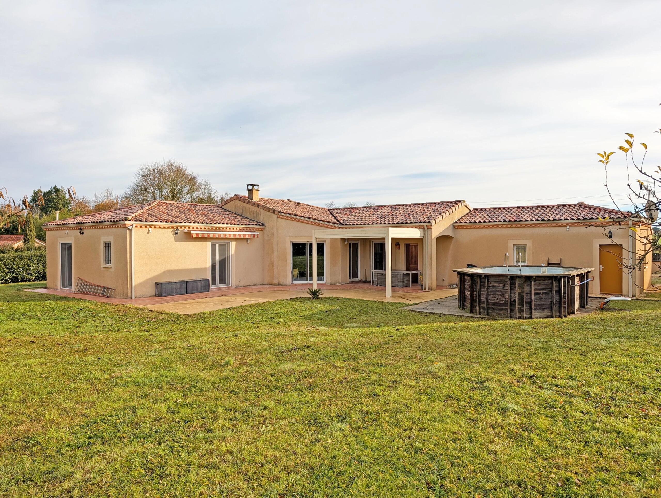 Immaculate Modern Home Just Minutes from Amenities, Aquitaine – France – BVI83820