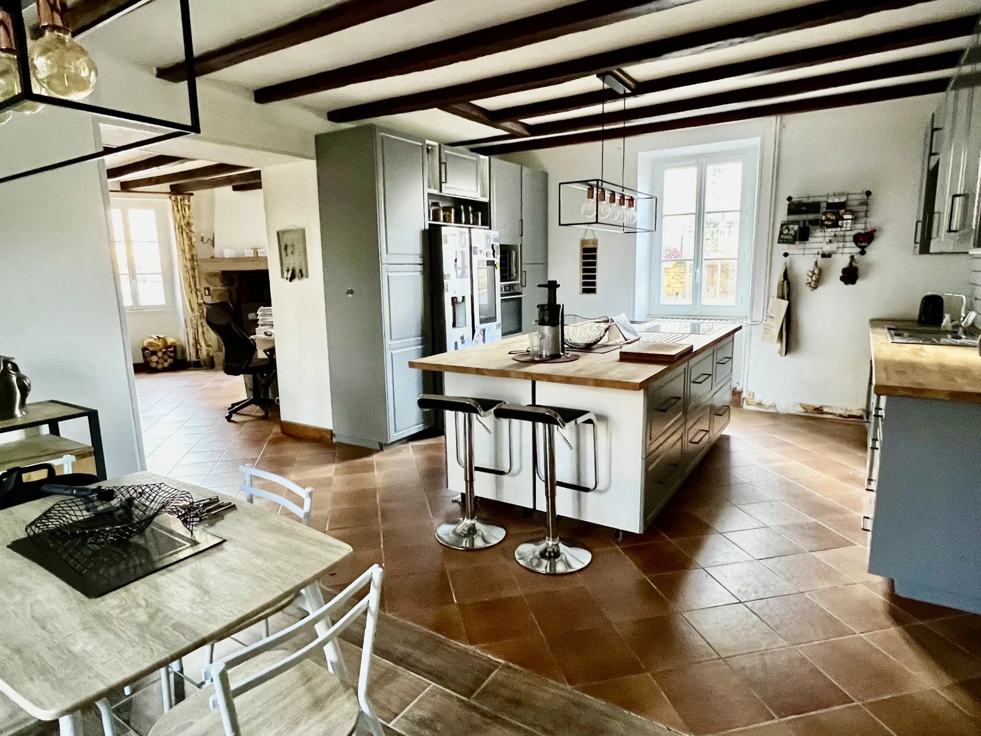 Charming Family Home in Mézières-sur-Issoire, Limousin – France – BVI71507