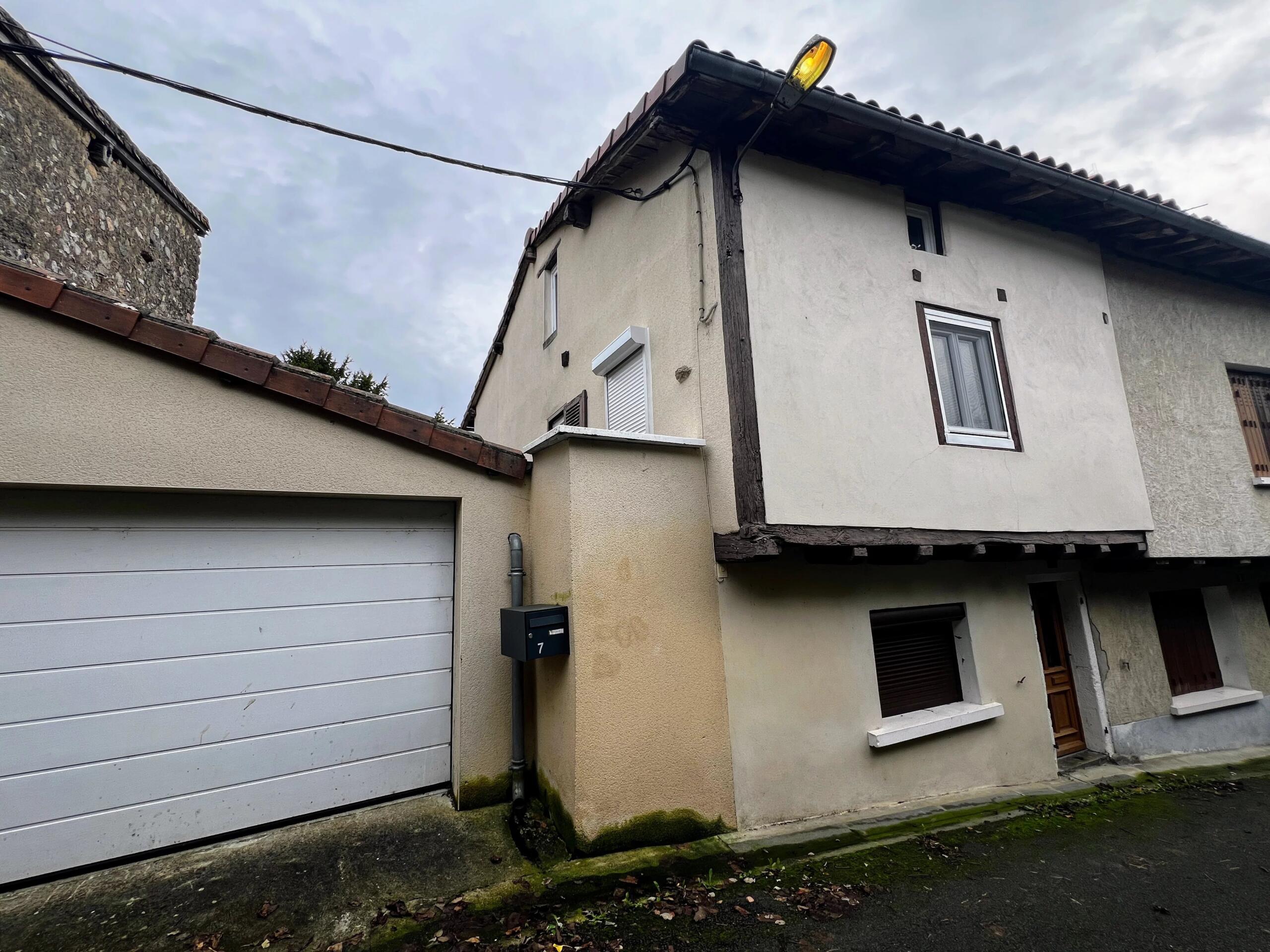 Characterful renovated property, Limousin – France – BVI81206