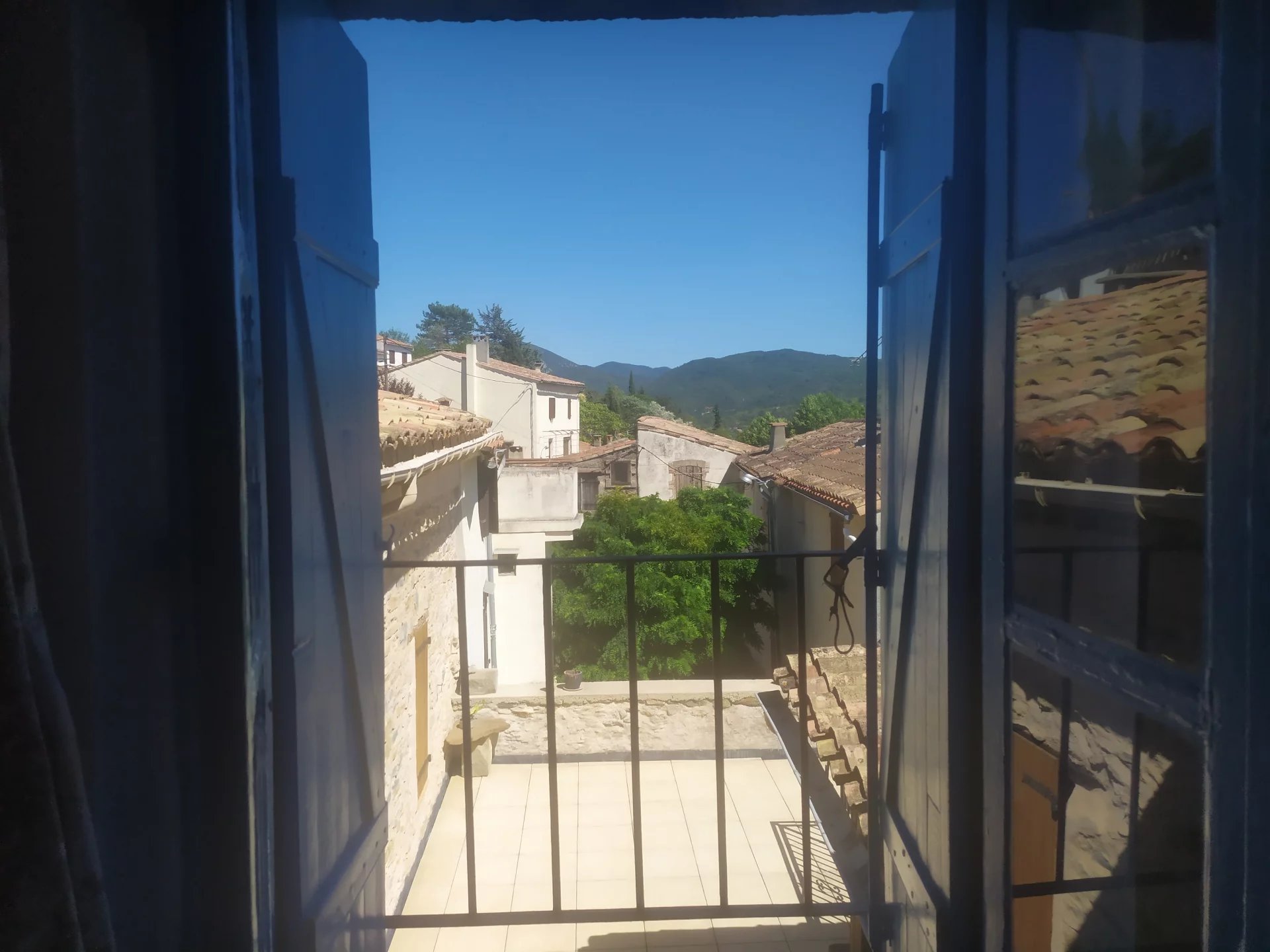 Three bedroomed house with large terrace and garage, Languedoc-Roussillon – France – BVI76259