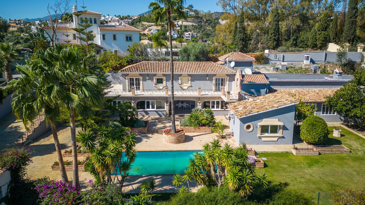 5 bedroom Villa in Benahavis, Malaga, Spain – 428-02869P