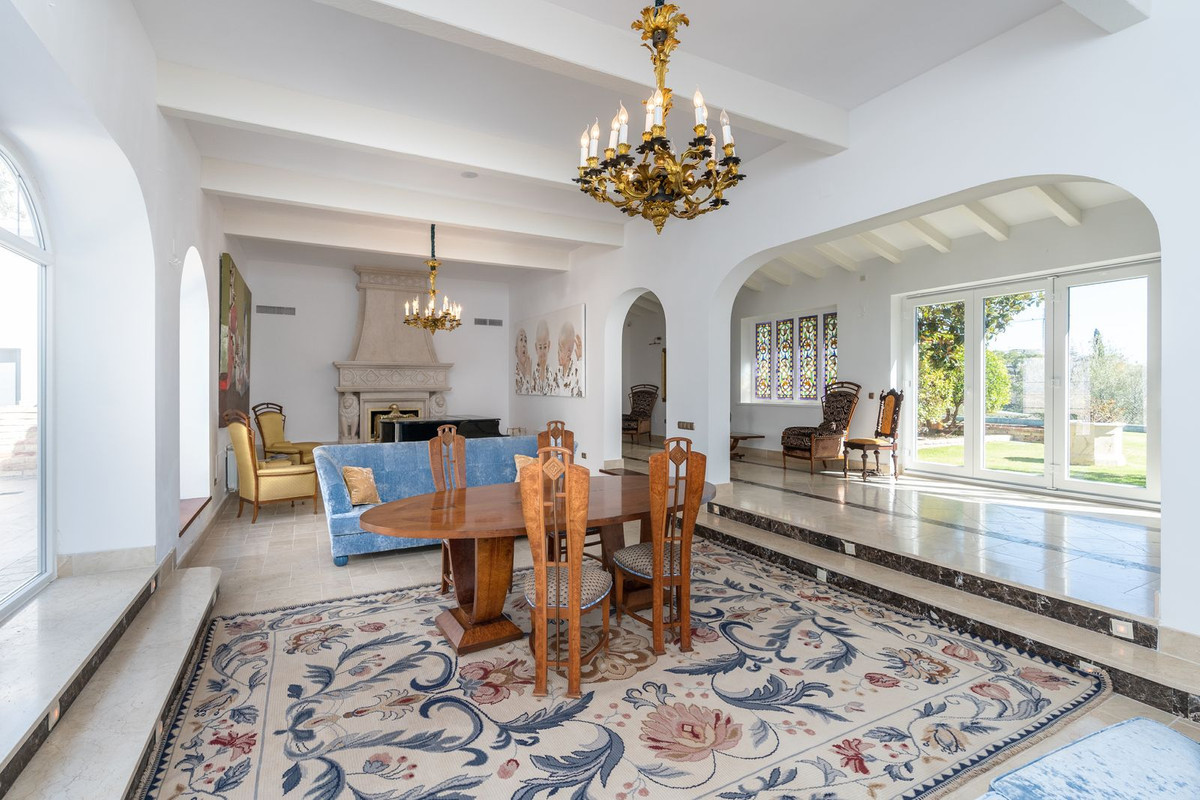 5 bedroom Villa in Benahavis, Malaga, Spain – 428-02869P