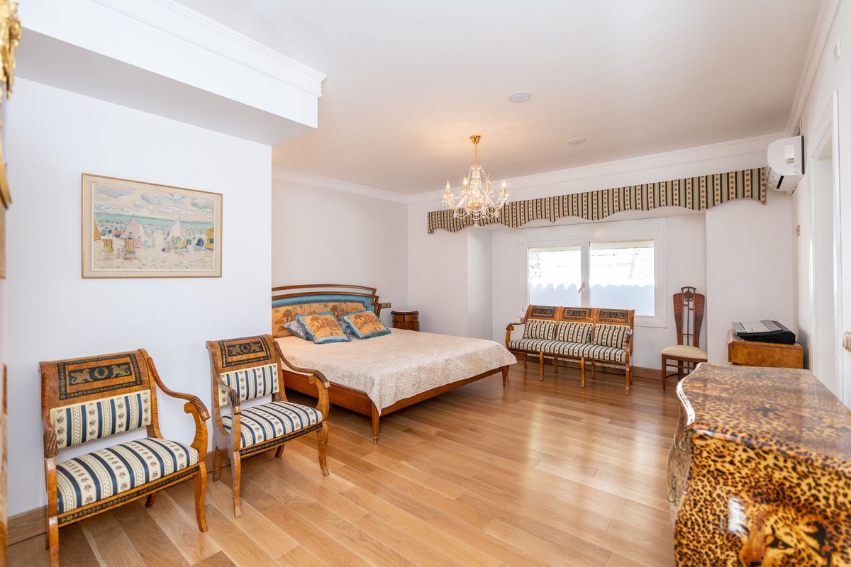 5 bedroom Villa in Benahavis, Malaga, Spain – 428-02869P