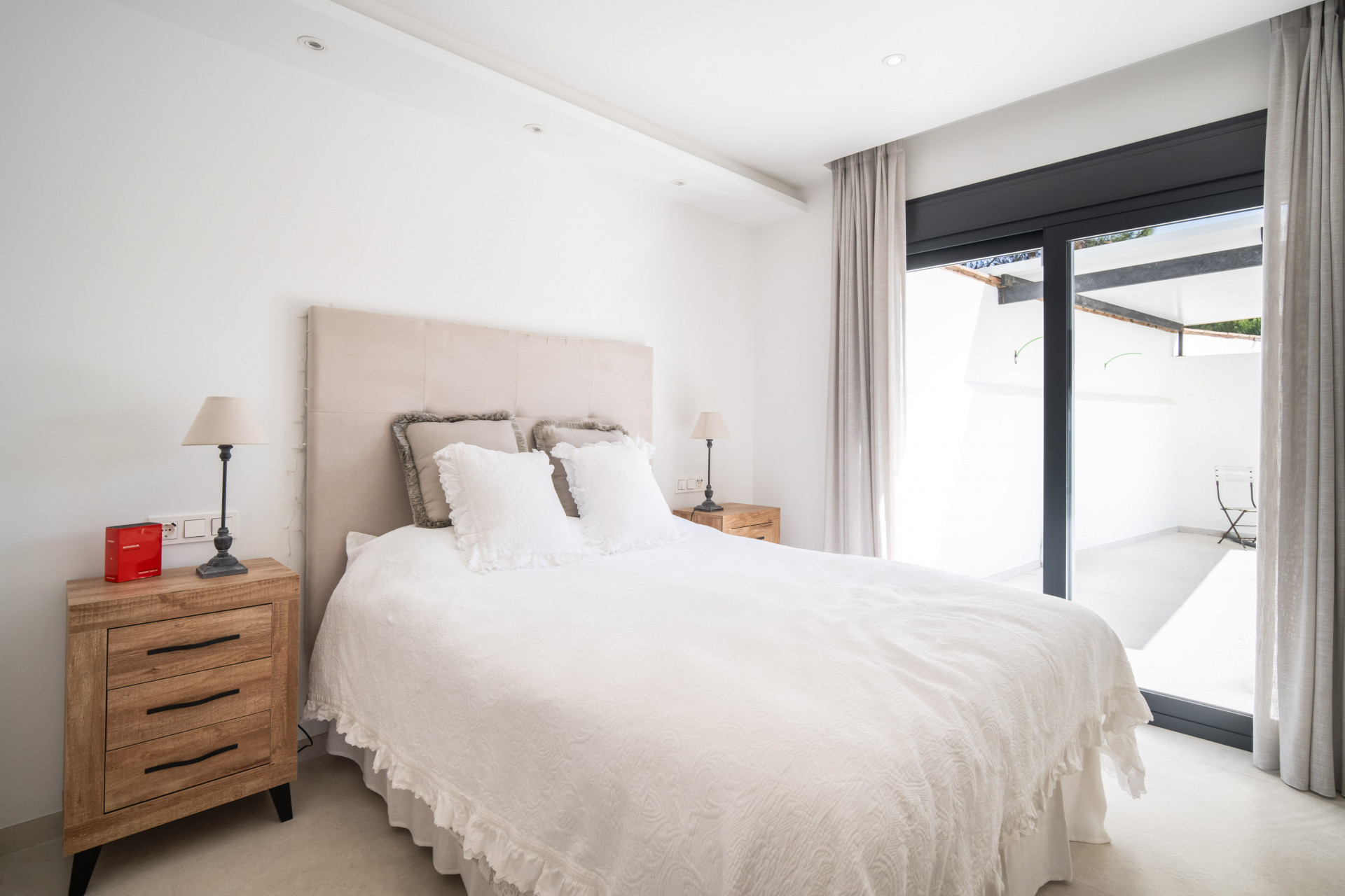 2 bedroom House in Benahavis, Malaga, Spain – 428-03185D