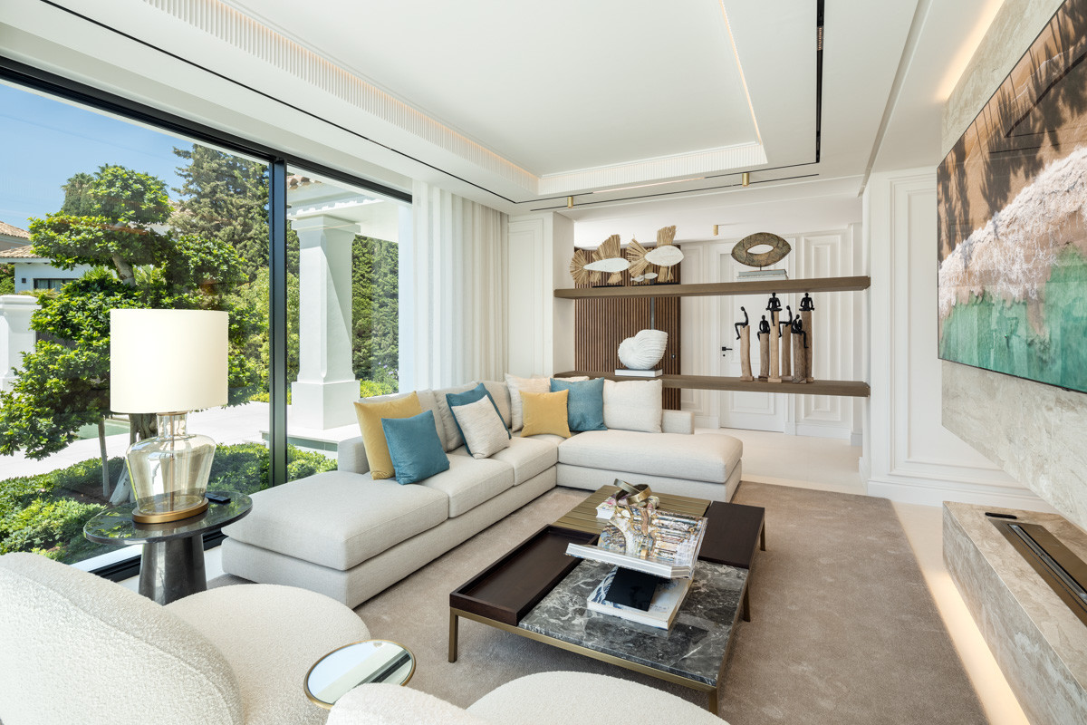 6 bedroom Villa in Marbella, Malaga, Spain – 428-03516D