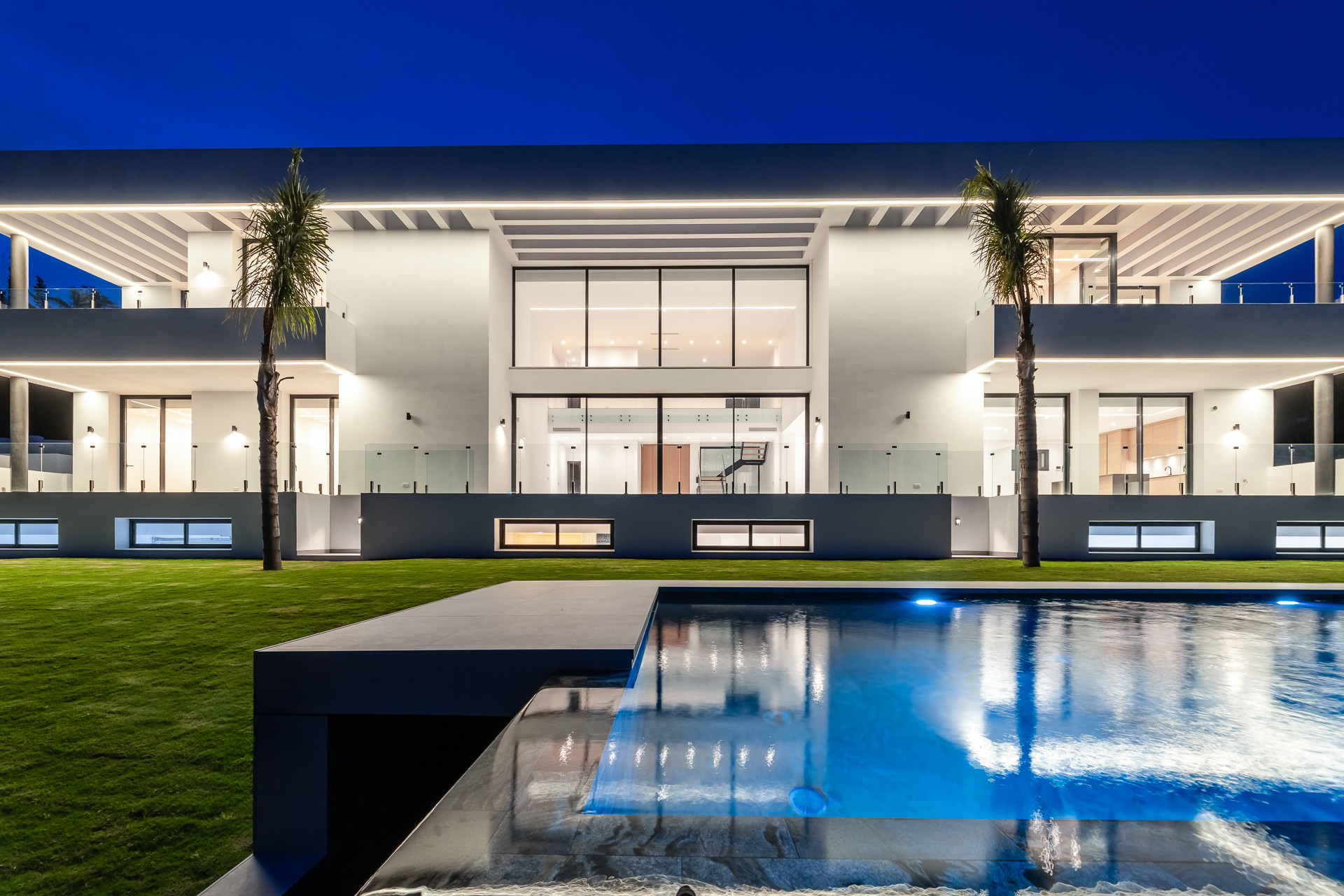 6 bedroom Villa in Benahavis, Malaga, Spain – 428-05158D