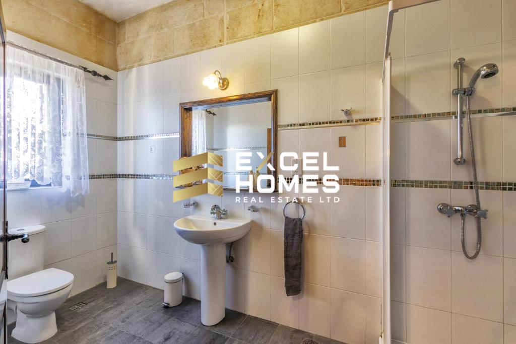 4 bedroom Terraced House in Xaghra, Malta – 65881