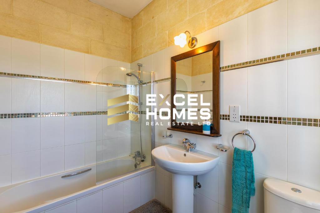 4 bedroom Terraced House in Xaghra, Malta – 65881